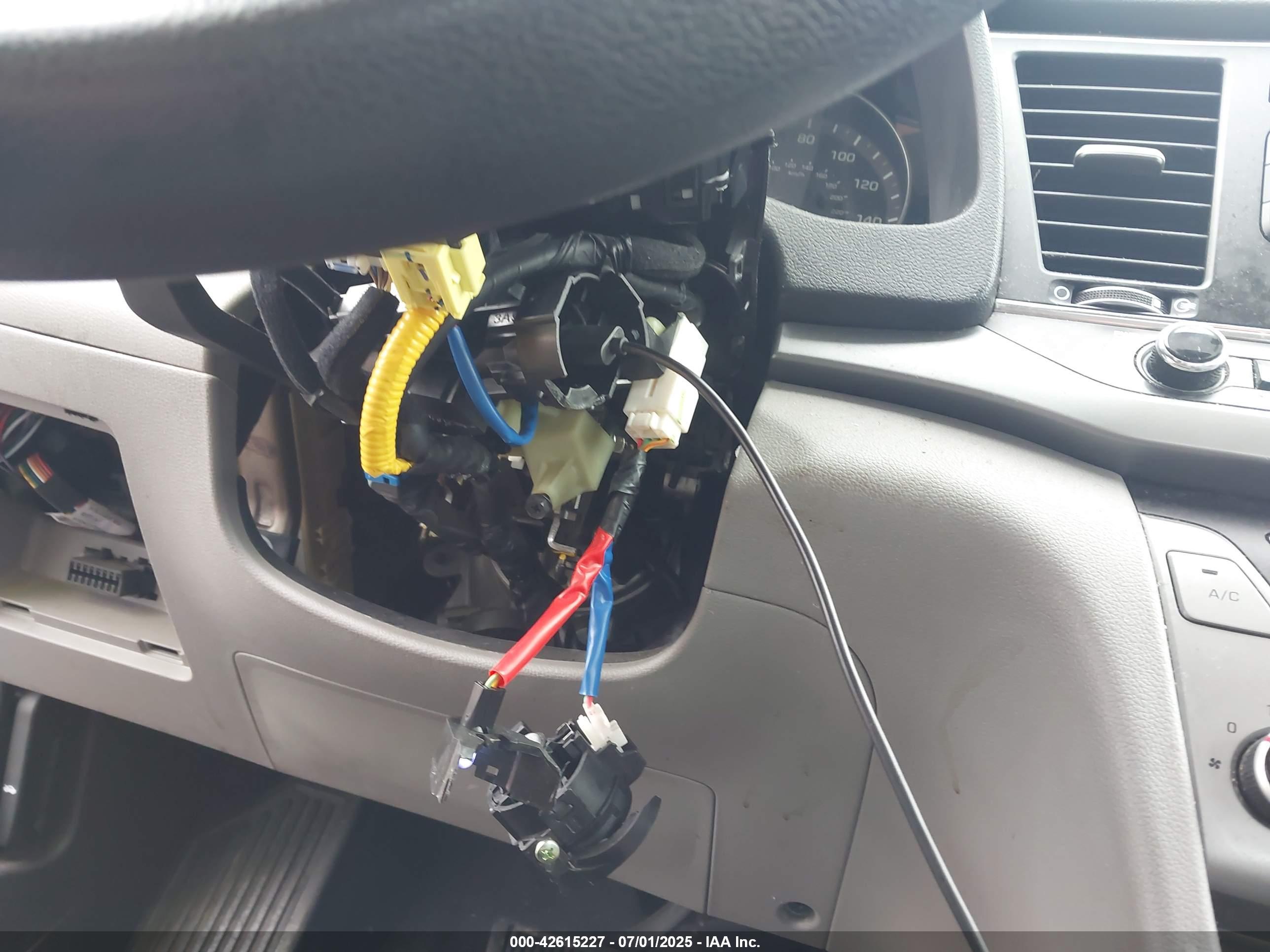 HYUNDAI ELANTRA image 6