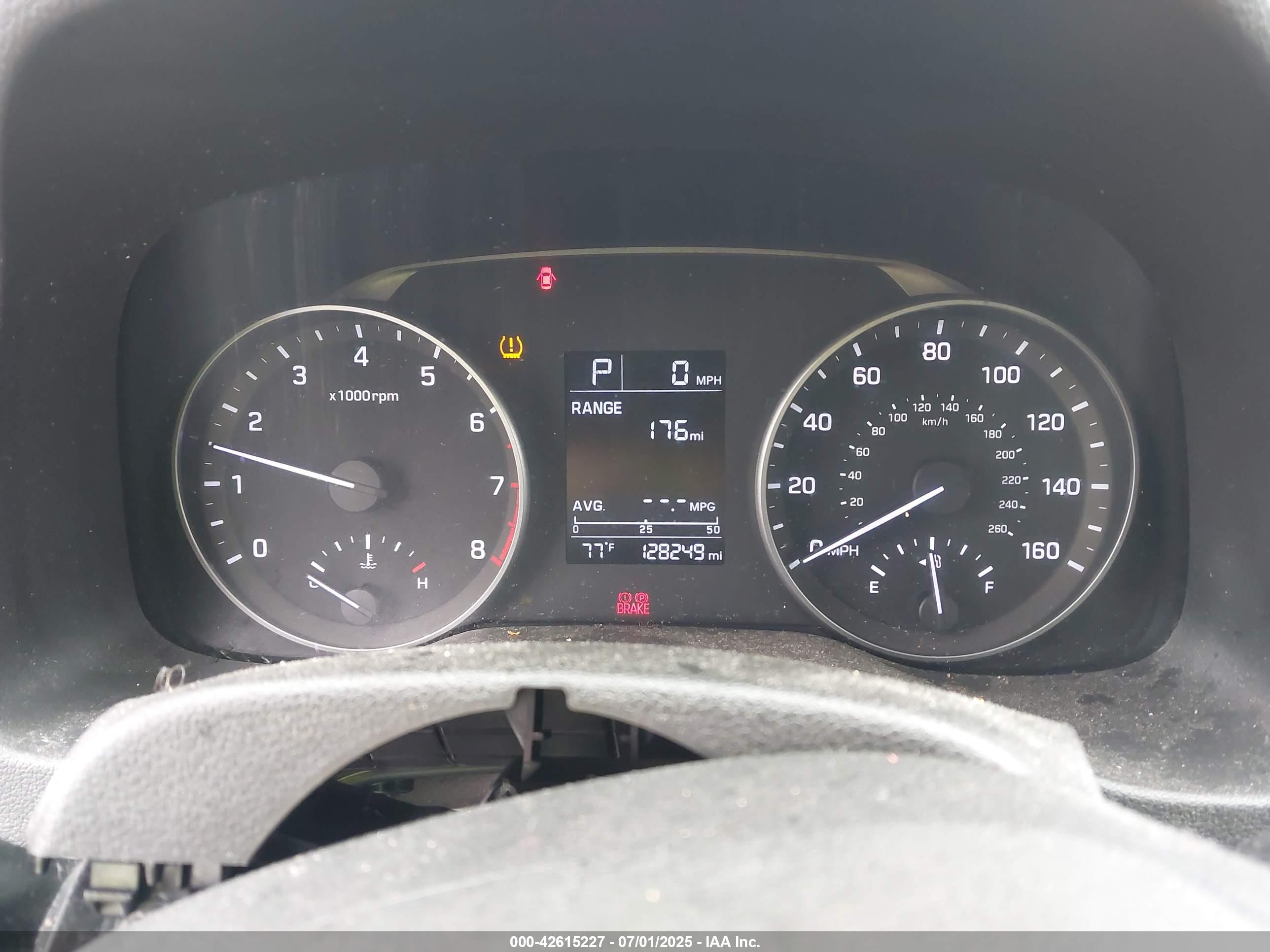 HYUNDAI ELANTRA image 7