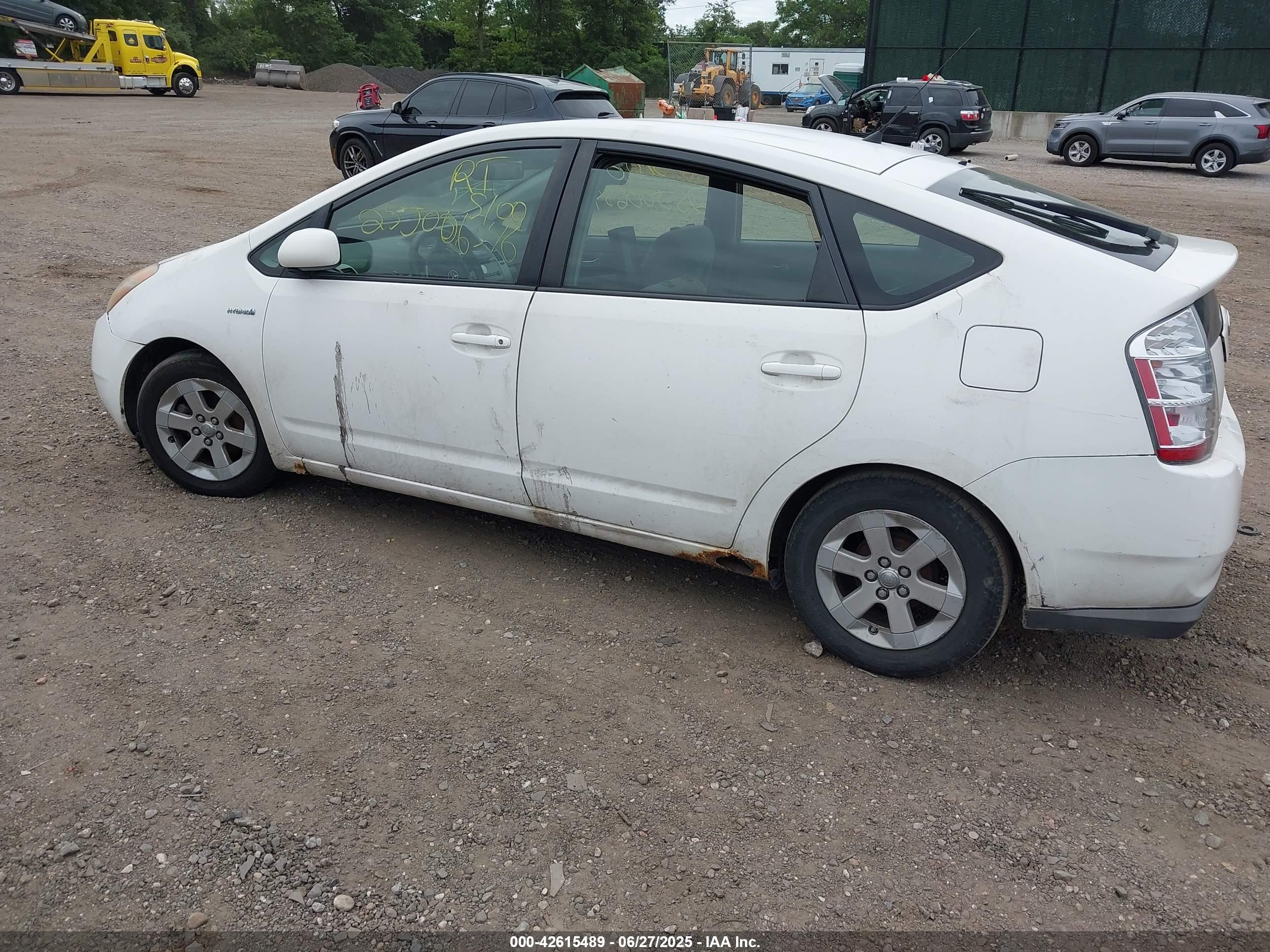 TOYOTA PRIUS image 3
