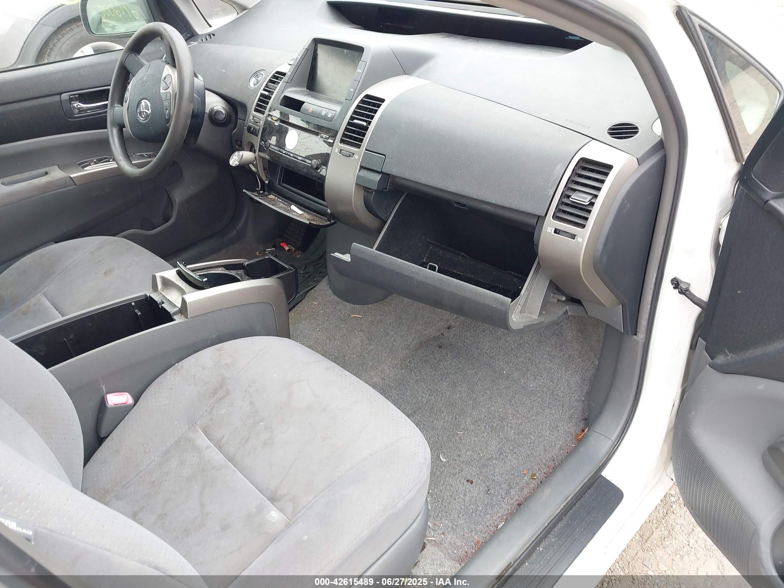 TOYOTA PRIUS image 5