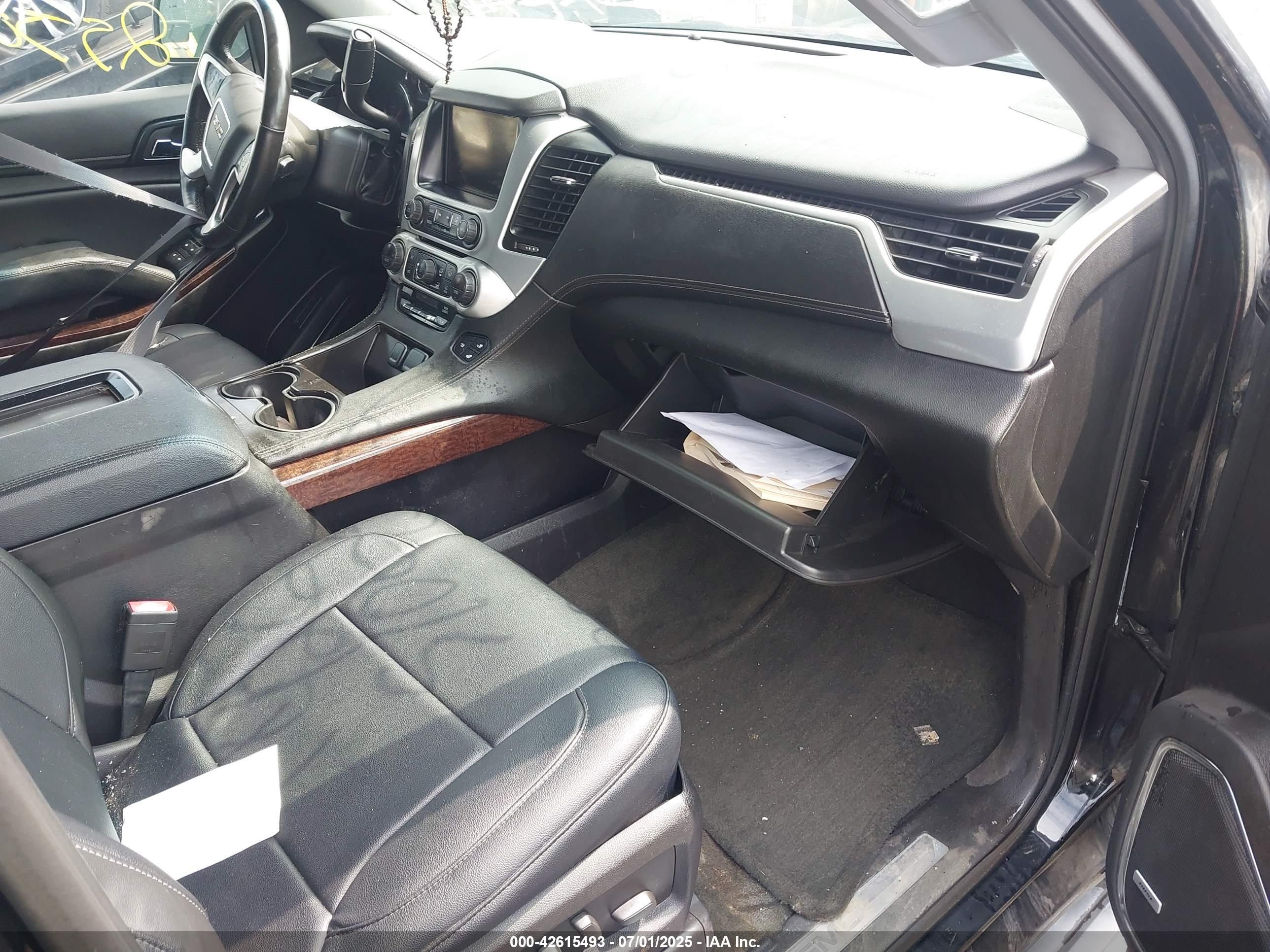 GMC YUKON image 5