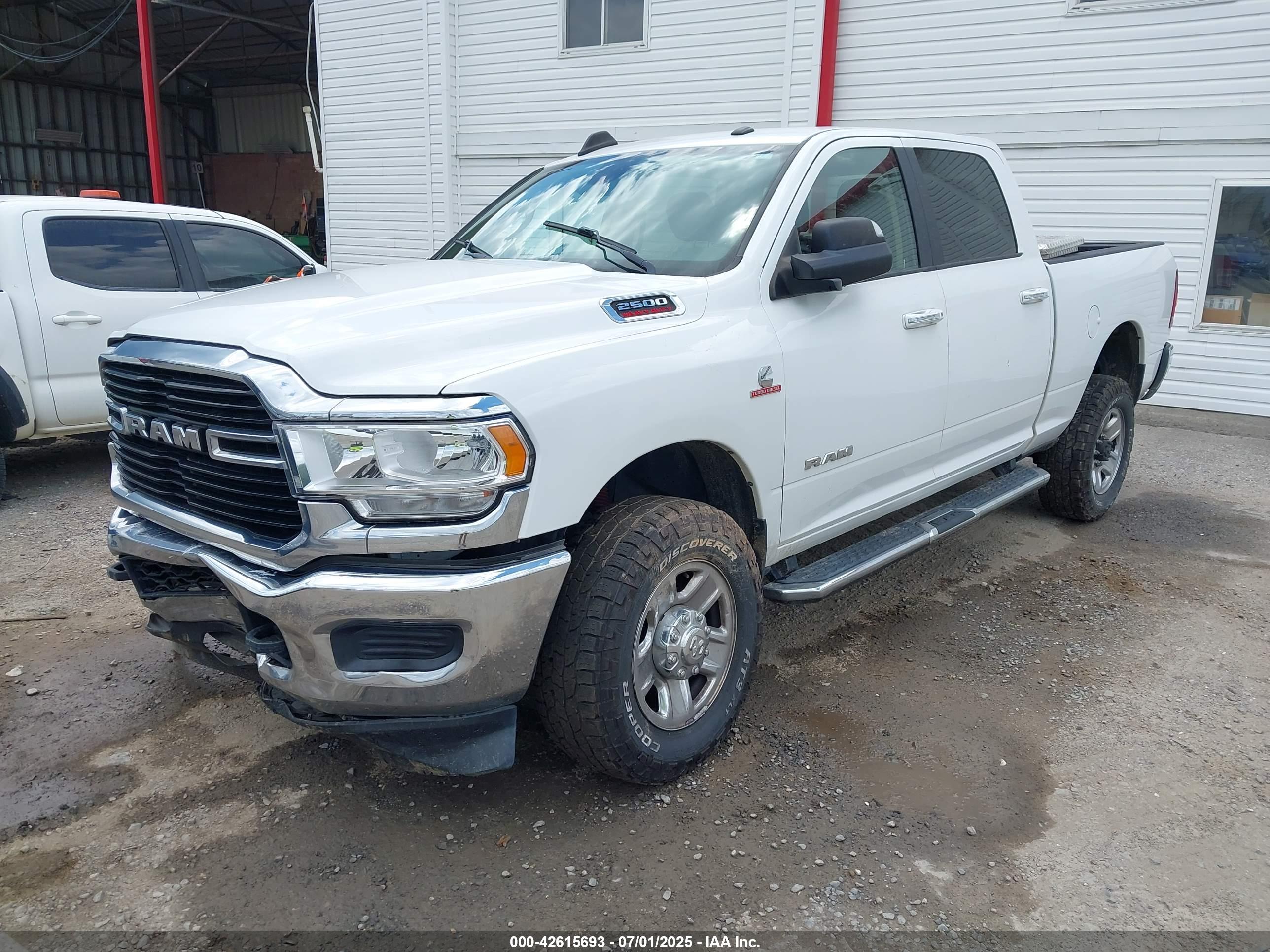 RAM 2500 image 2