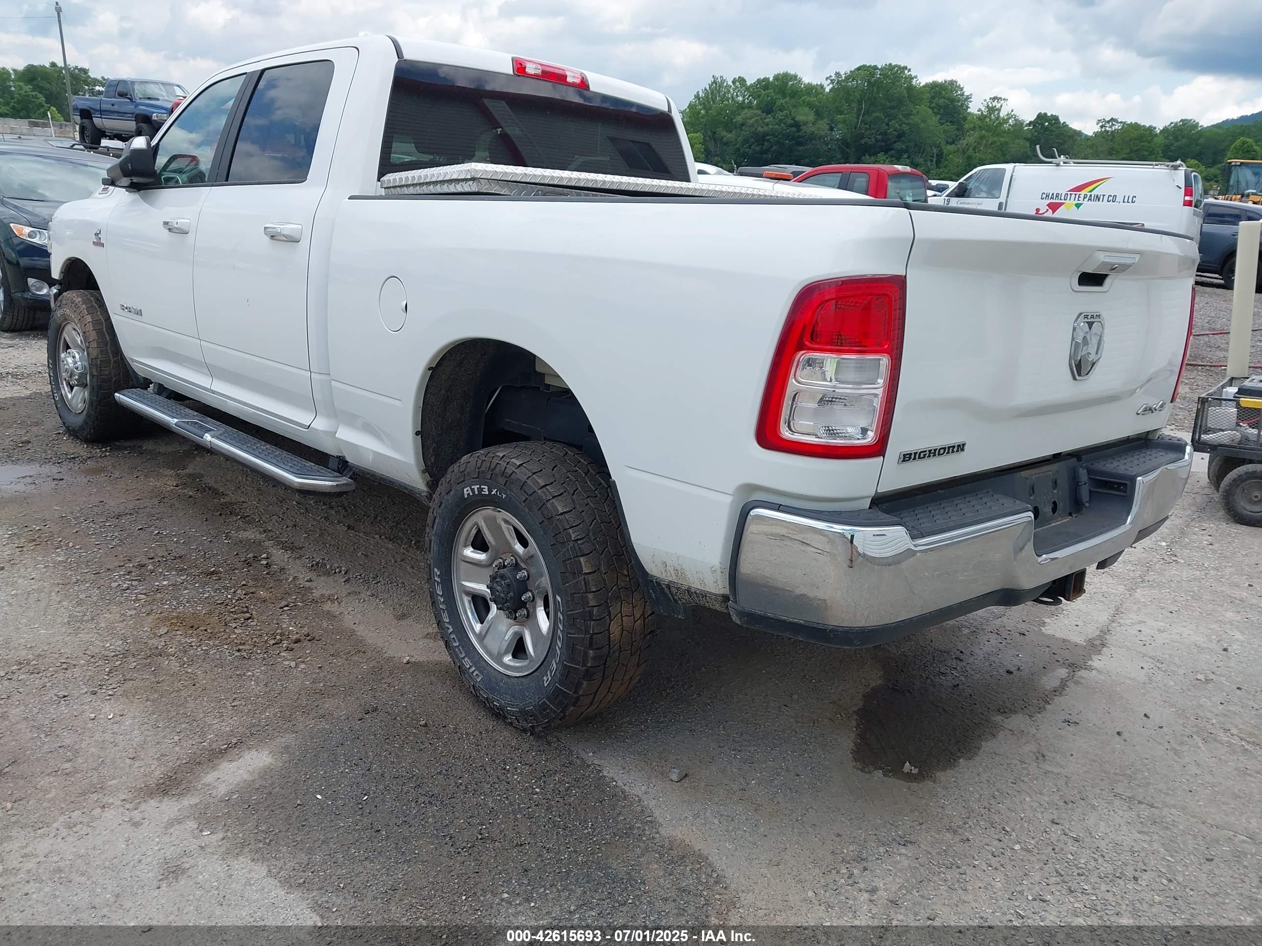 RAM 2500 image 3