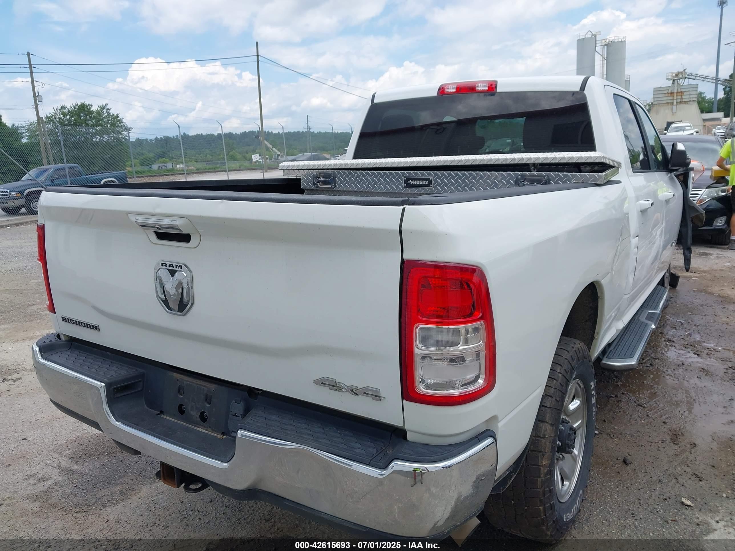 RAM 2500 image 4