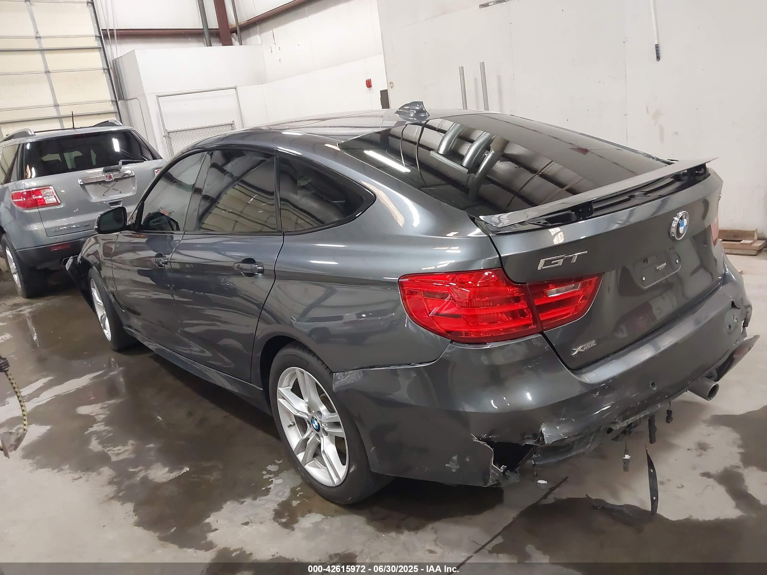 BMW 335I image 3