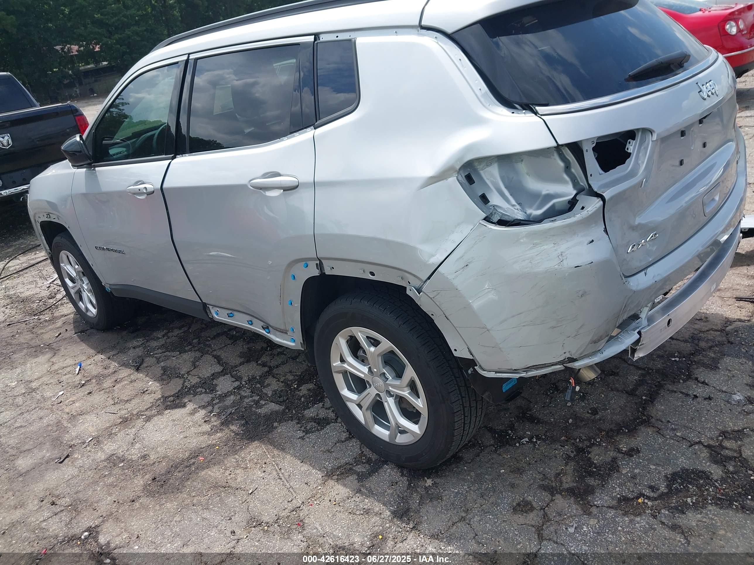 JEEP COMPASS image 3