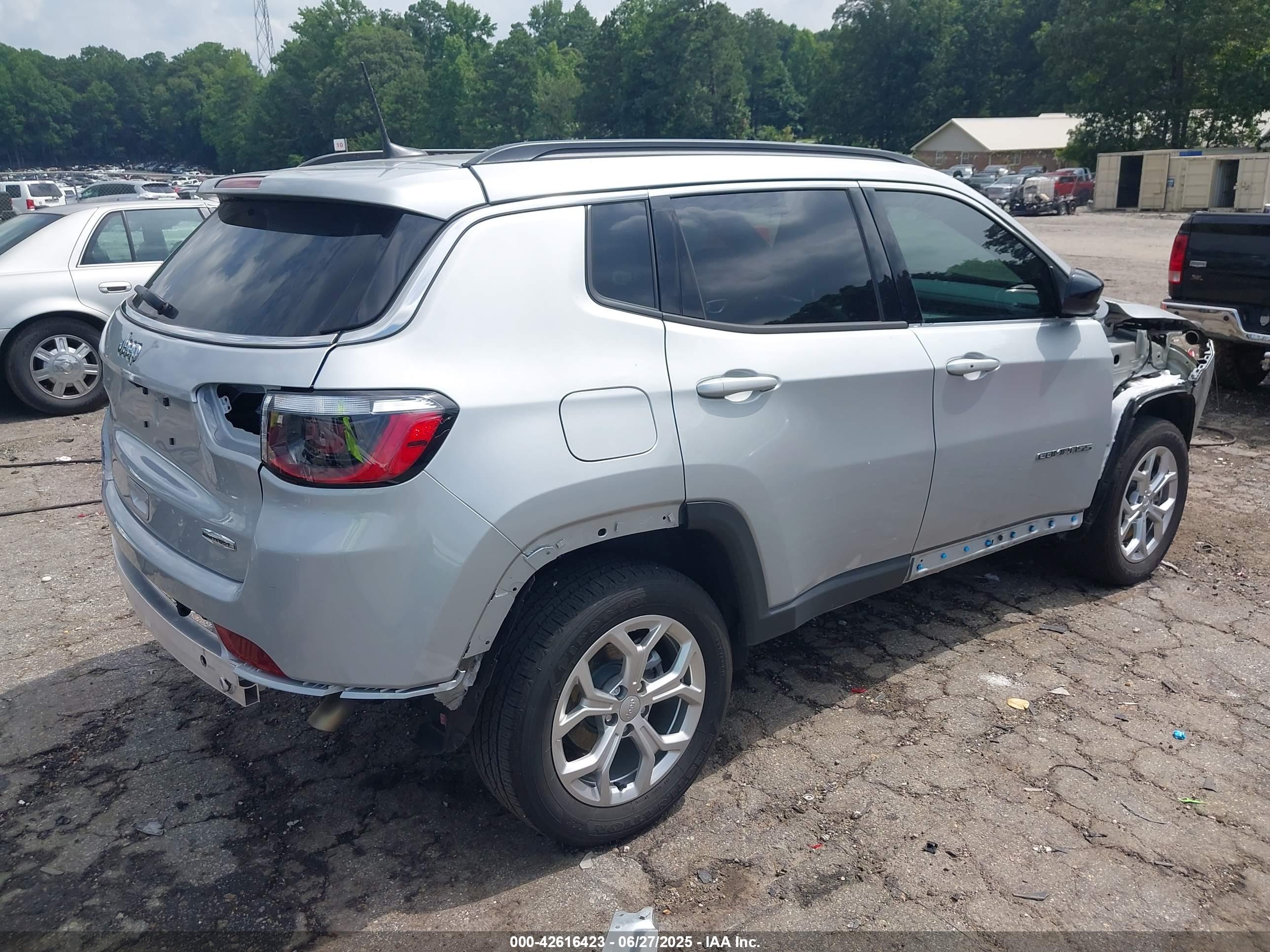 JEEP COMPASS image 4