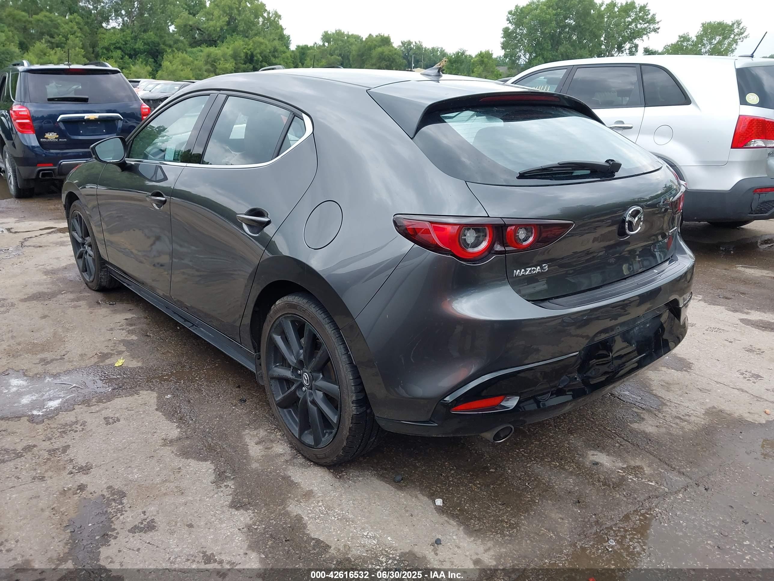 MAZDA MAZDA3 image 3