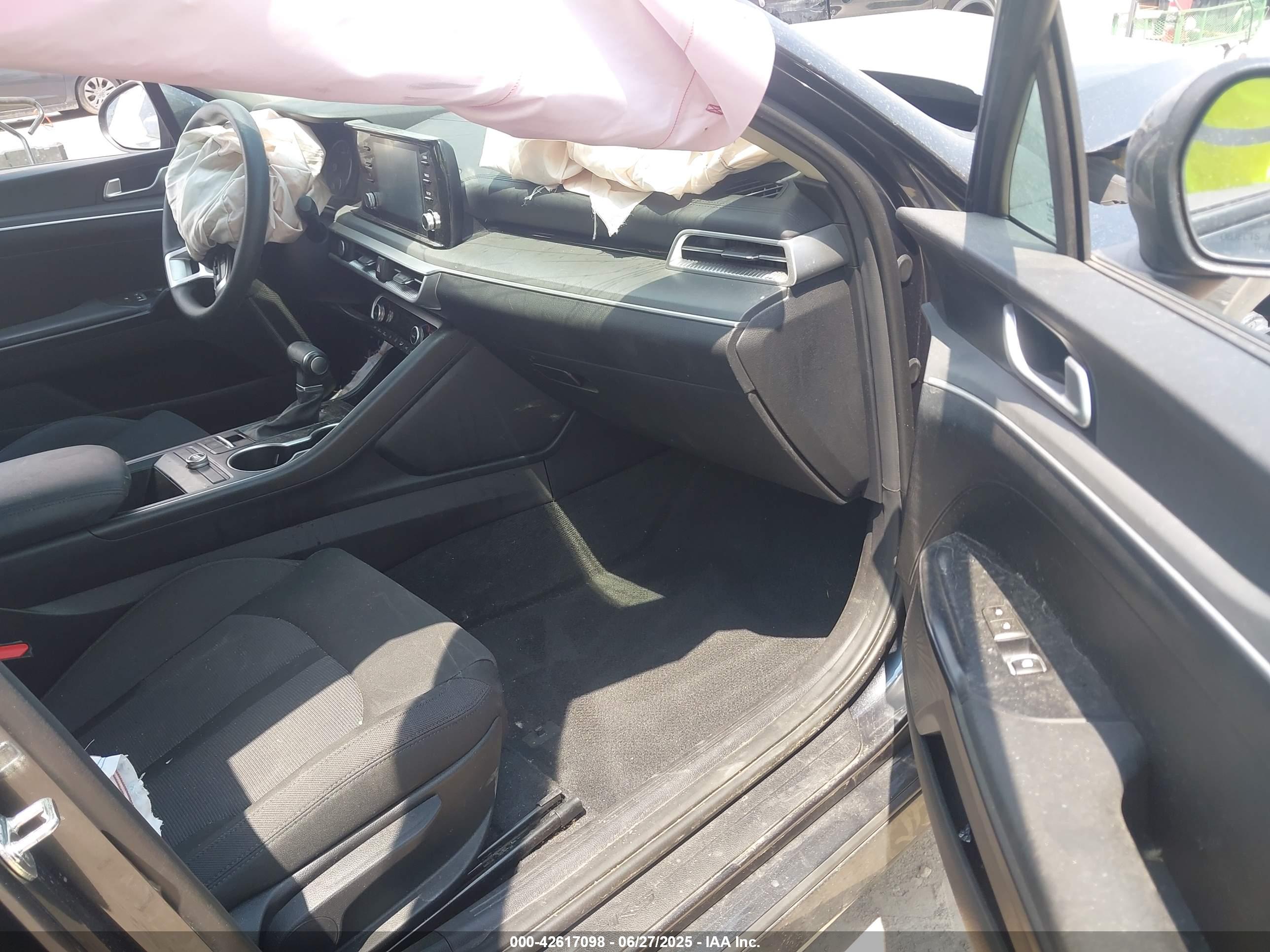 KIA K5 image 5