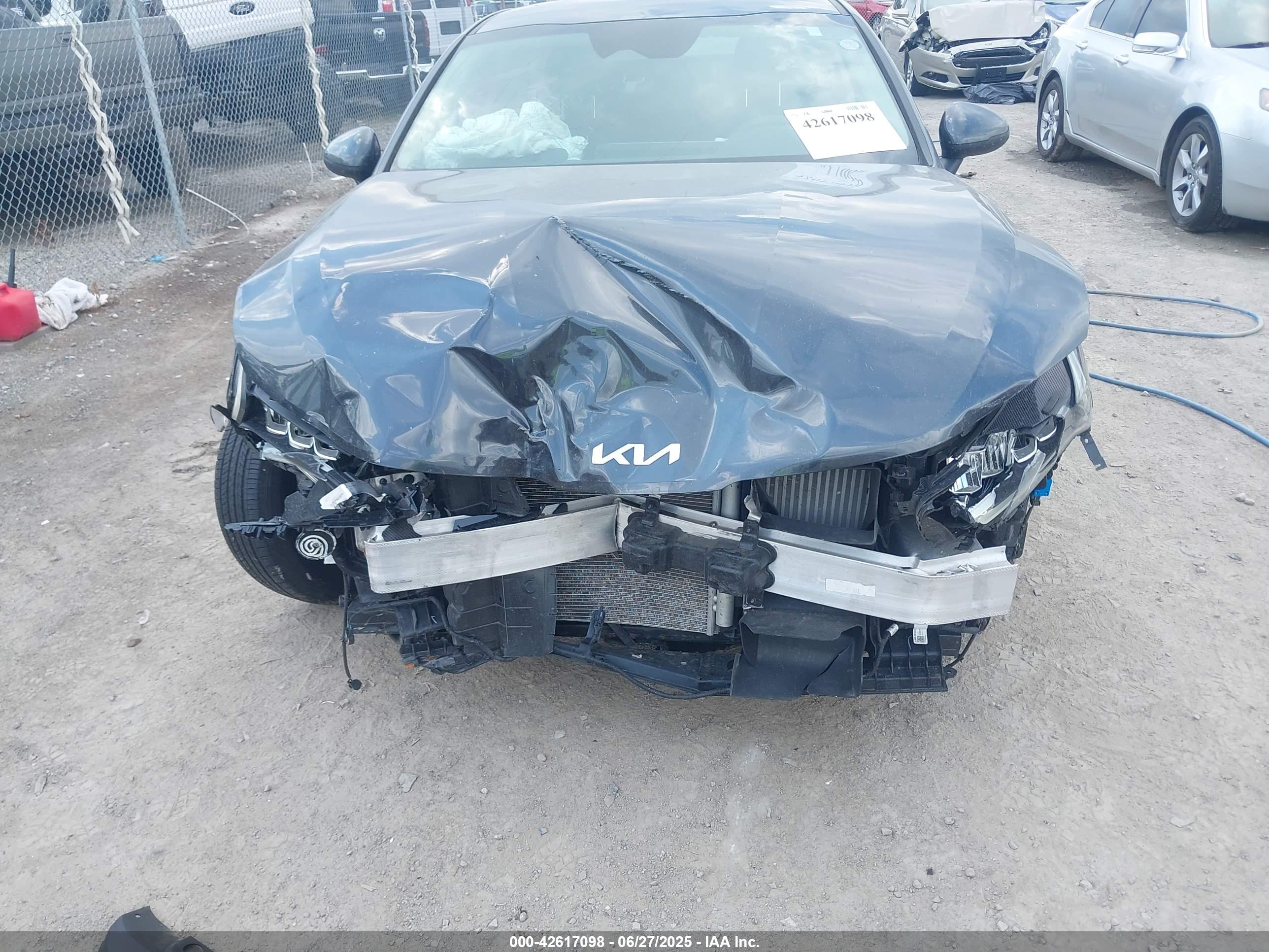 KIA K5 image 6