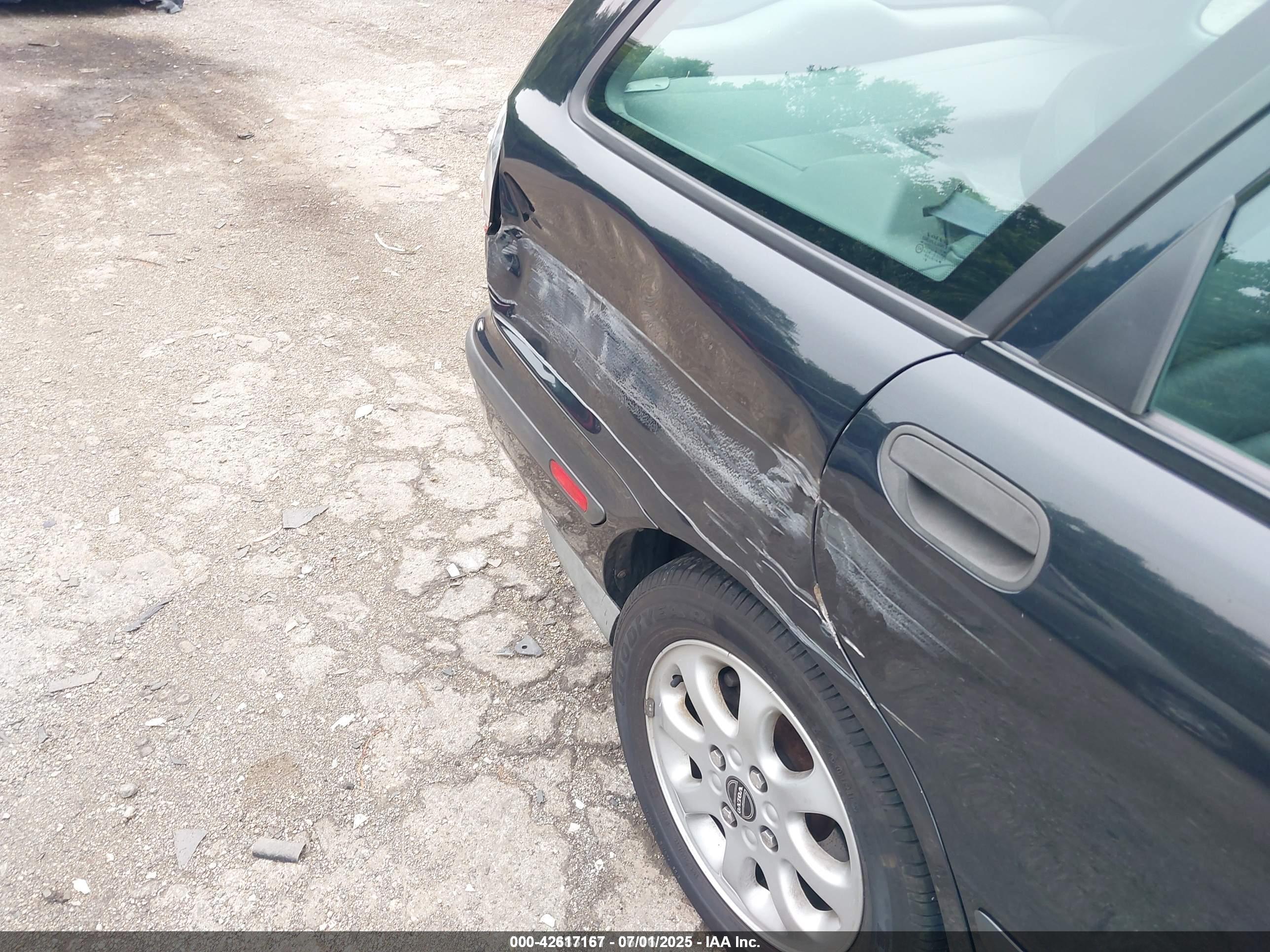 VOLVO V40 image 6