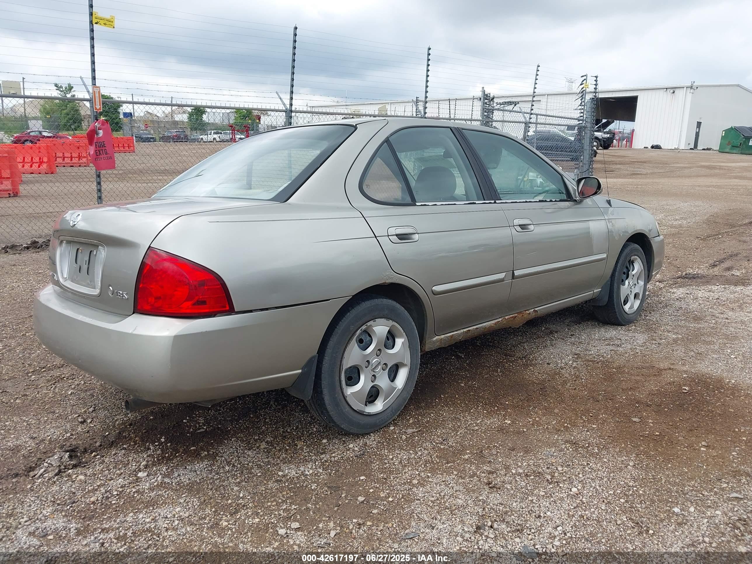 NISSAN SENTRA image 4