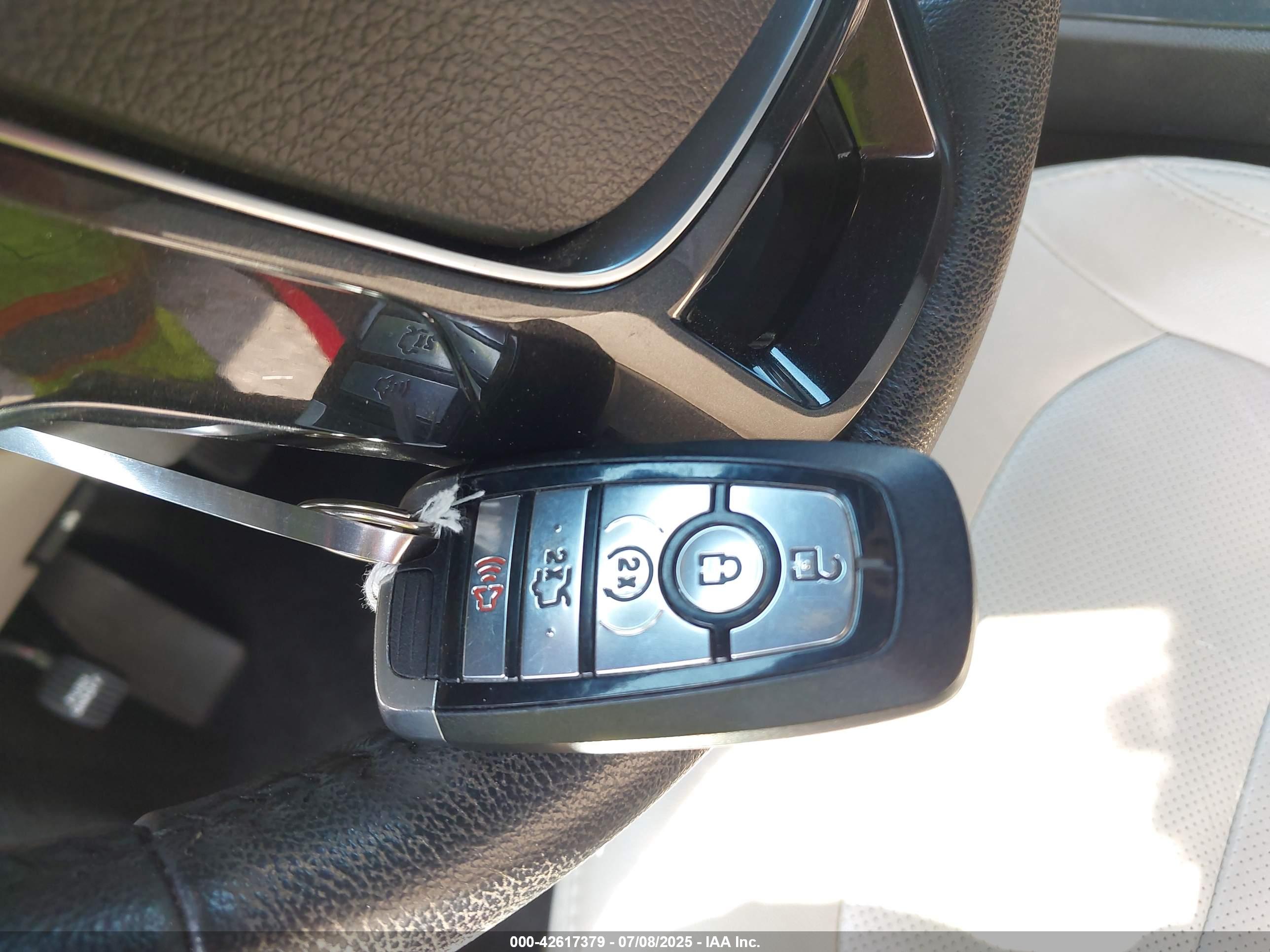 FORD EXPLORER image 11