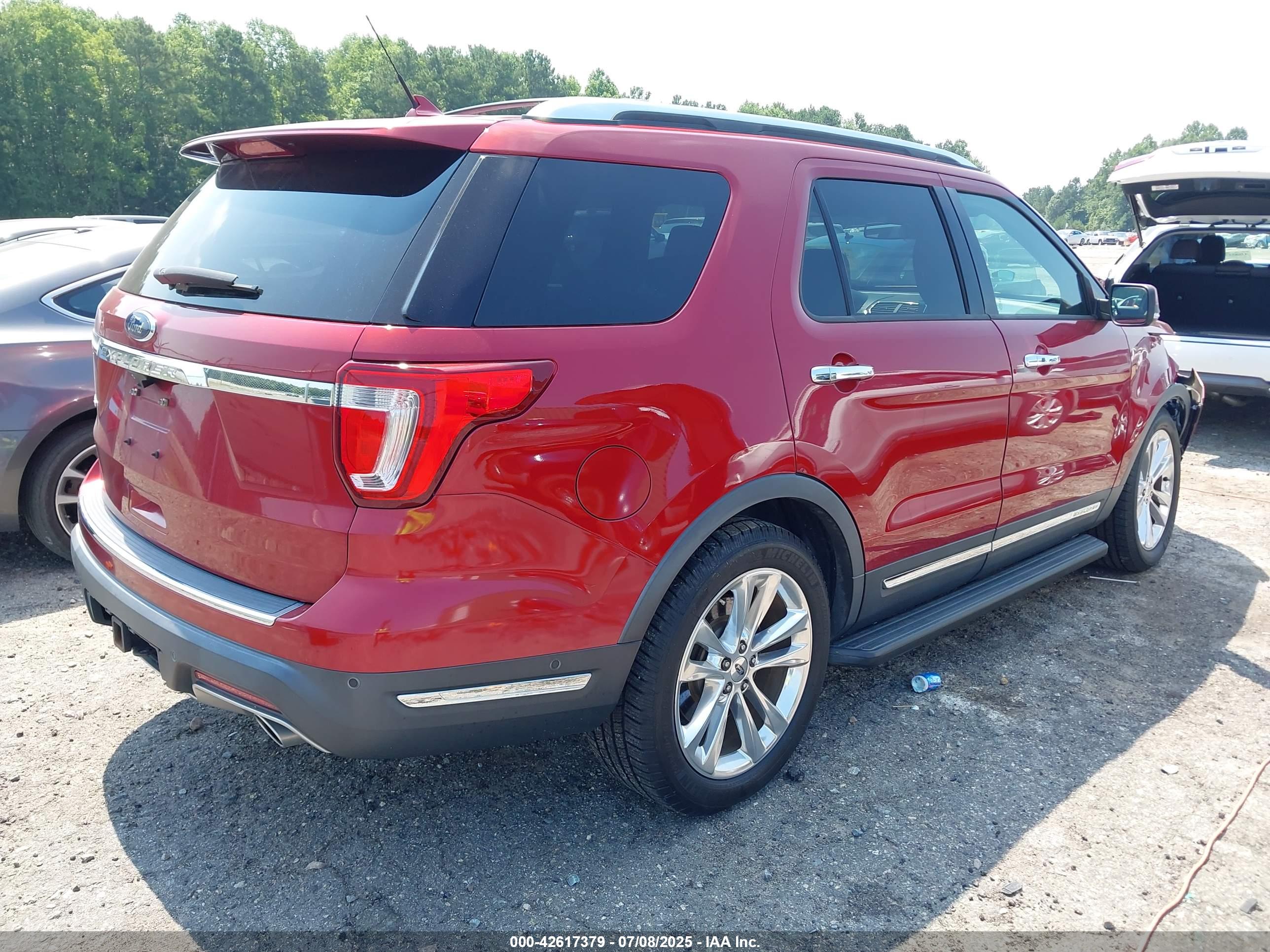 FORD EXPLORER image 4