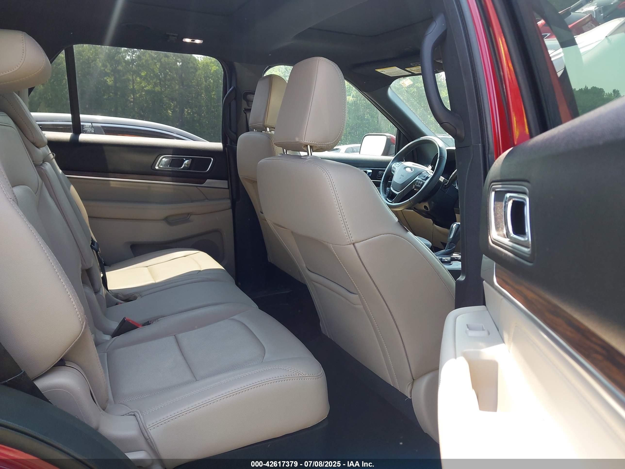 FORD EXPLORER image 8