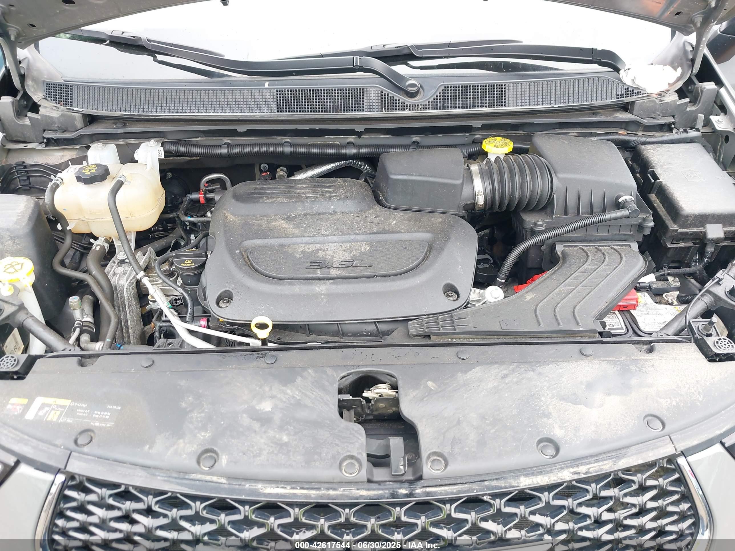 CHRYSLER PACIFICA image 10