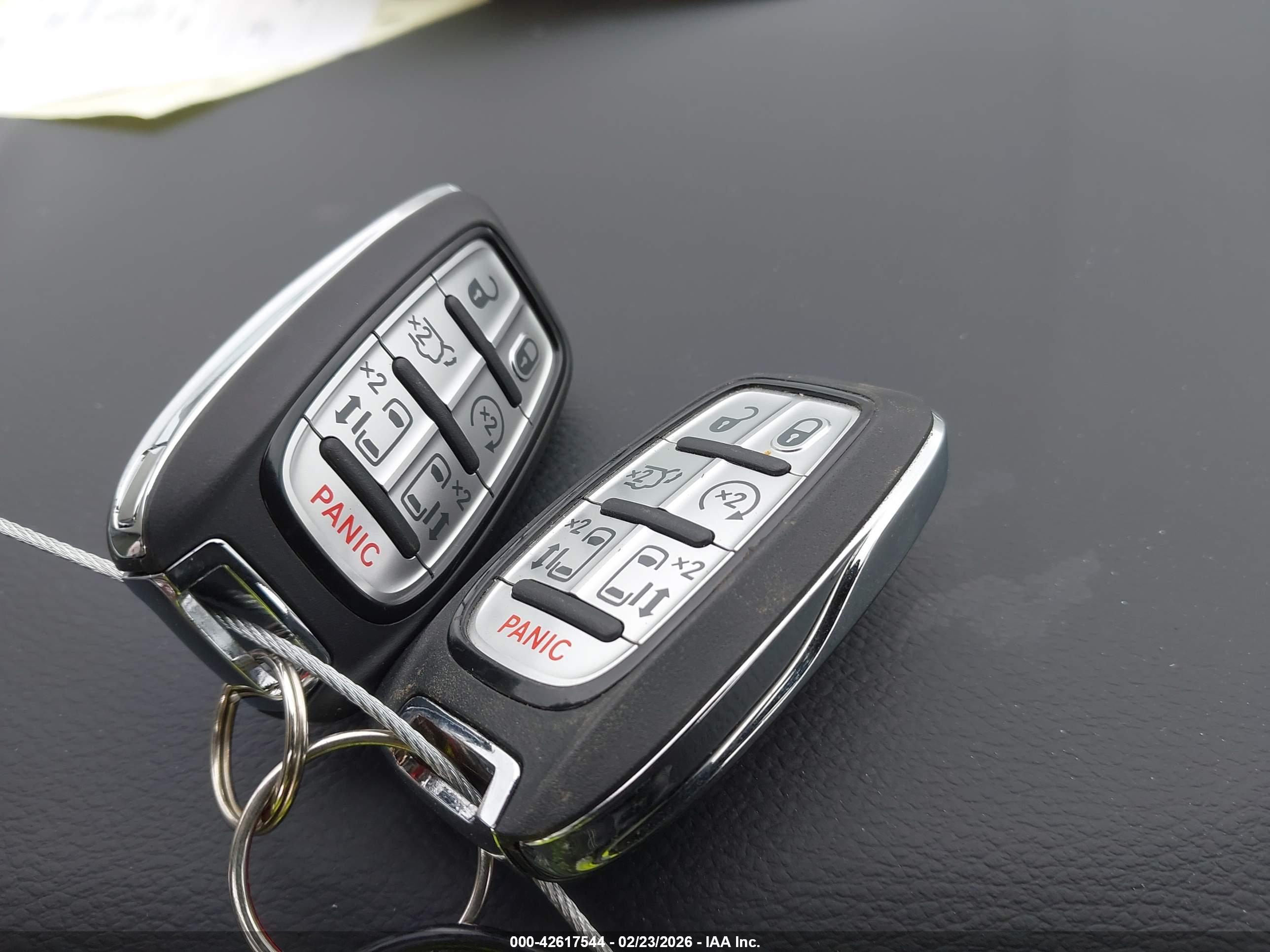 CHRYSLER PACIFICA image 11