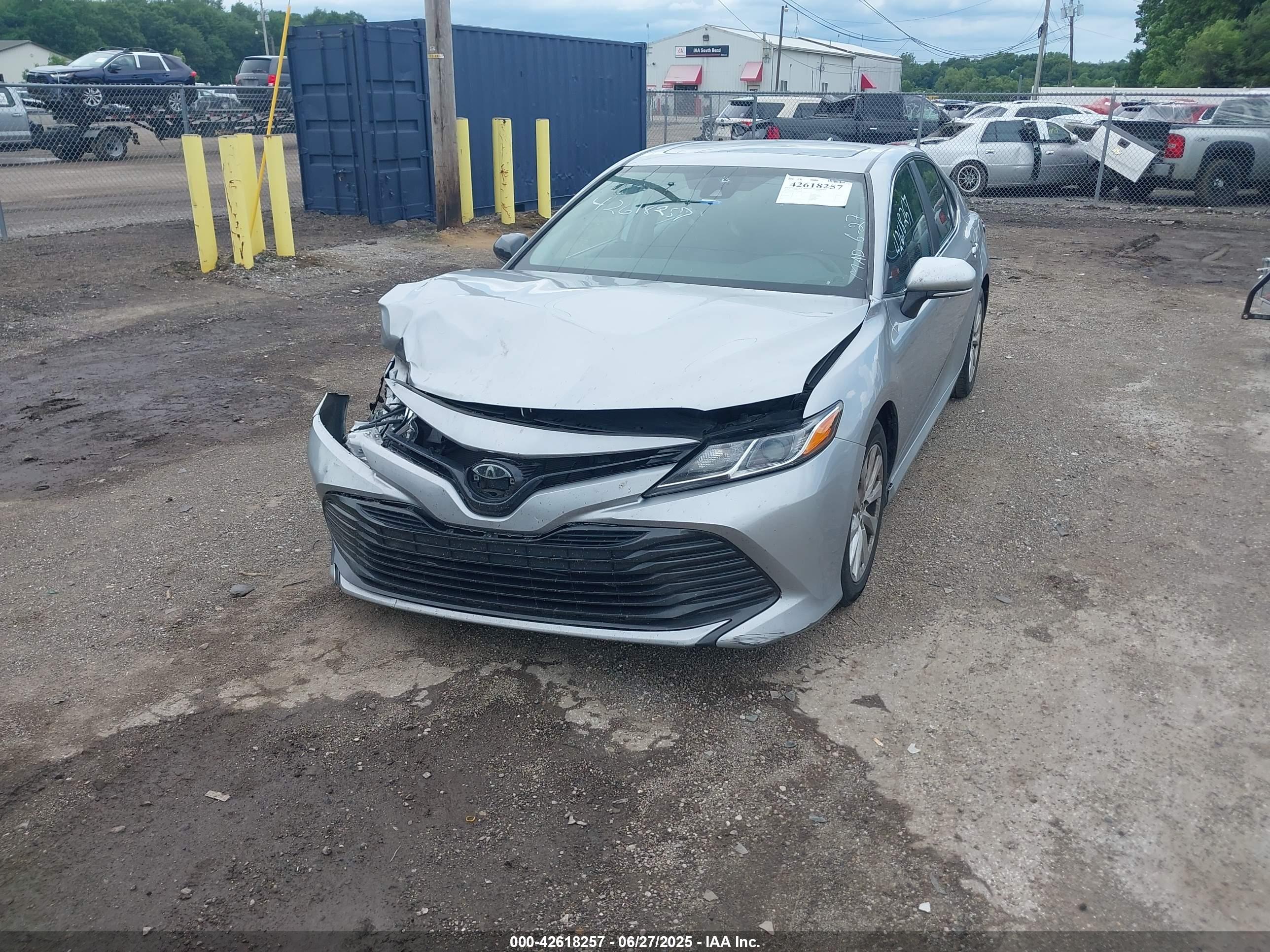 TOYOTA CAMRY image 2
