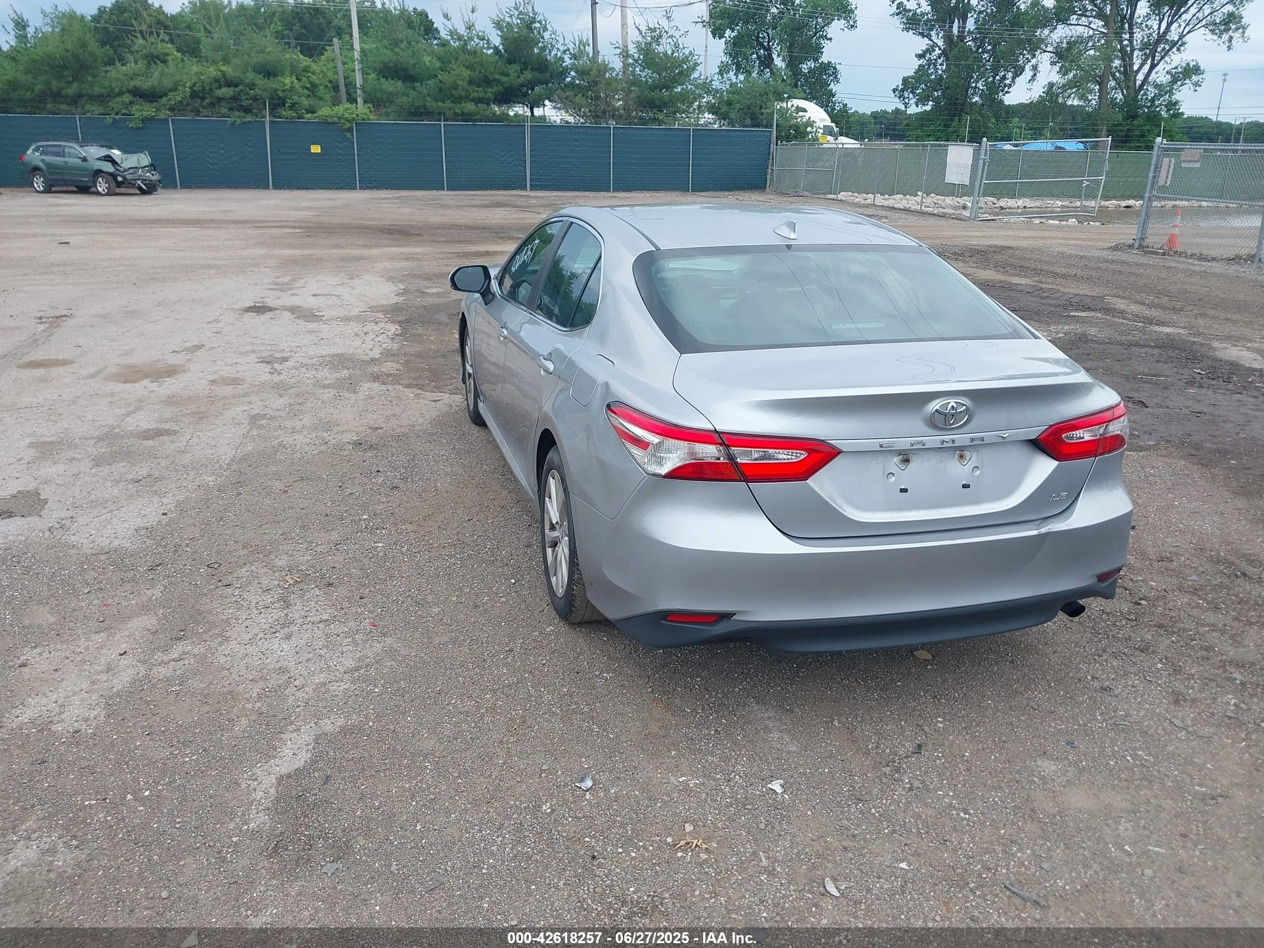 TOYOTA CAMRY image 3