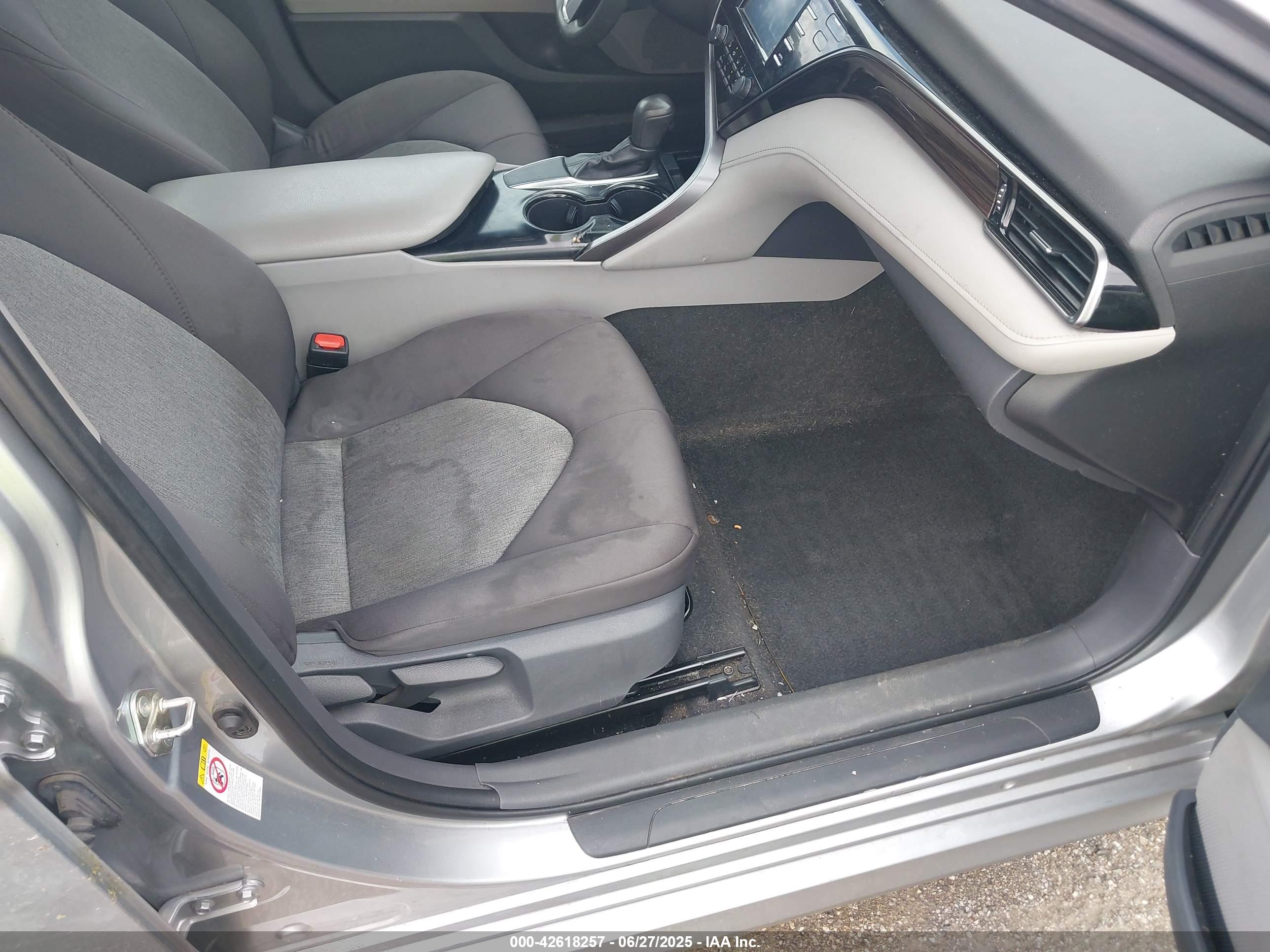 TOYOTA CAMRY image 5