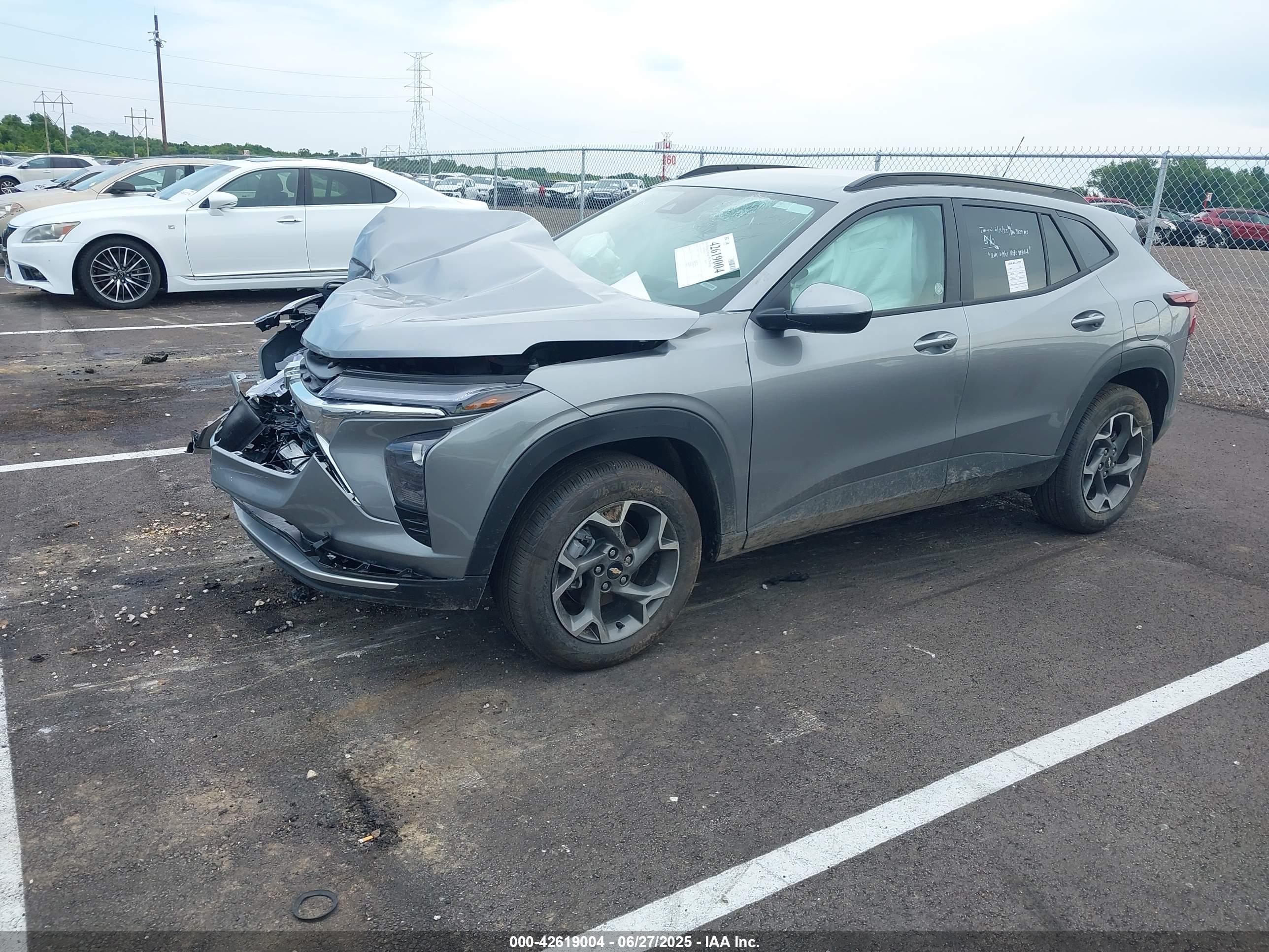 CHEVROLET TRAX image 2