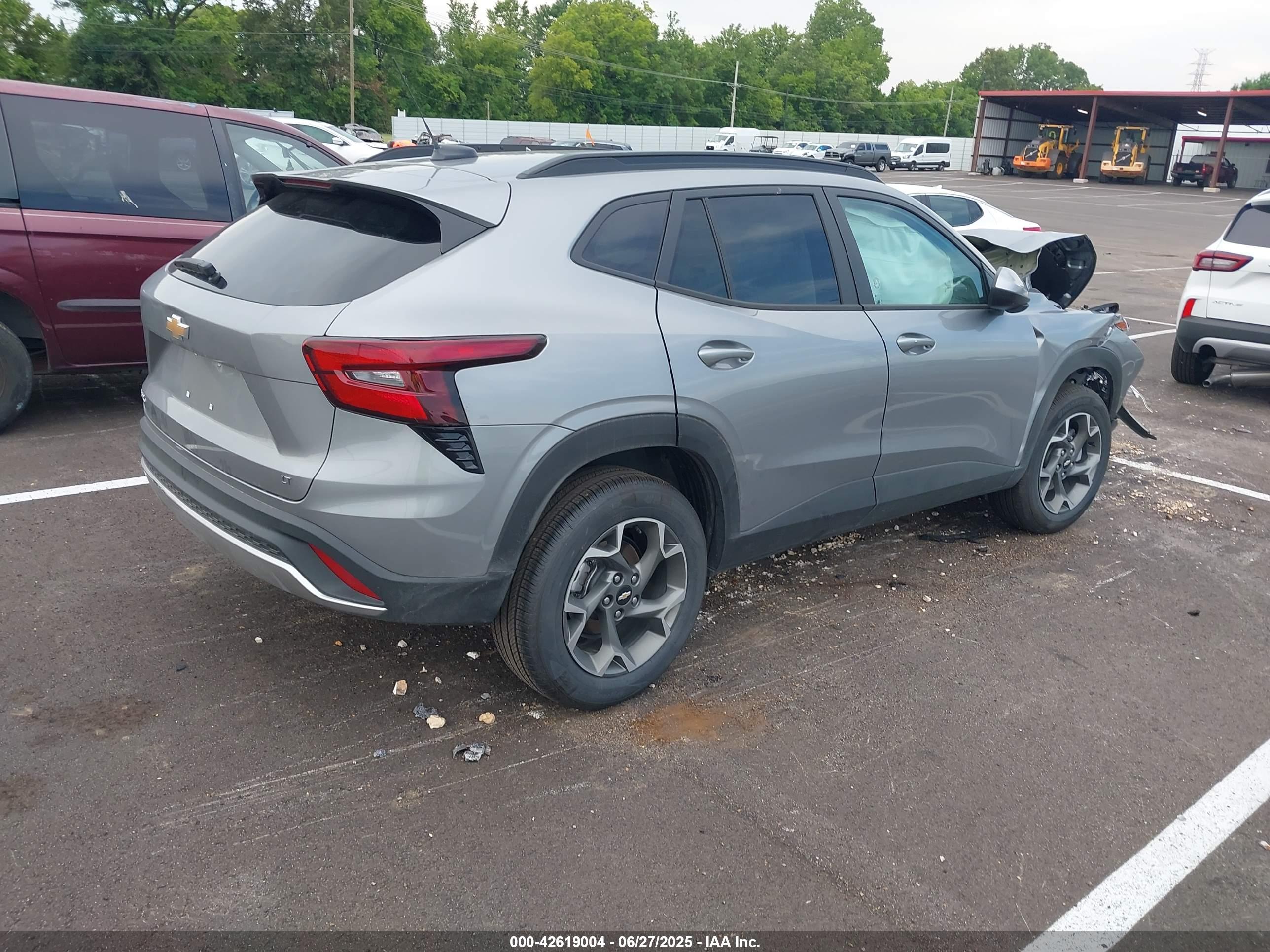 CHEVROLET TRAX image 4