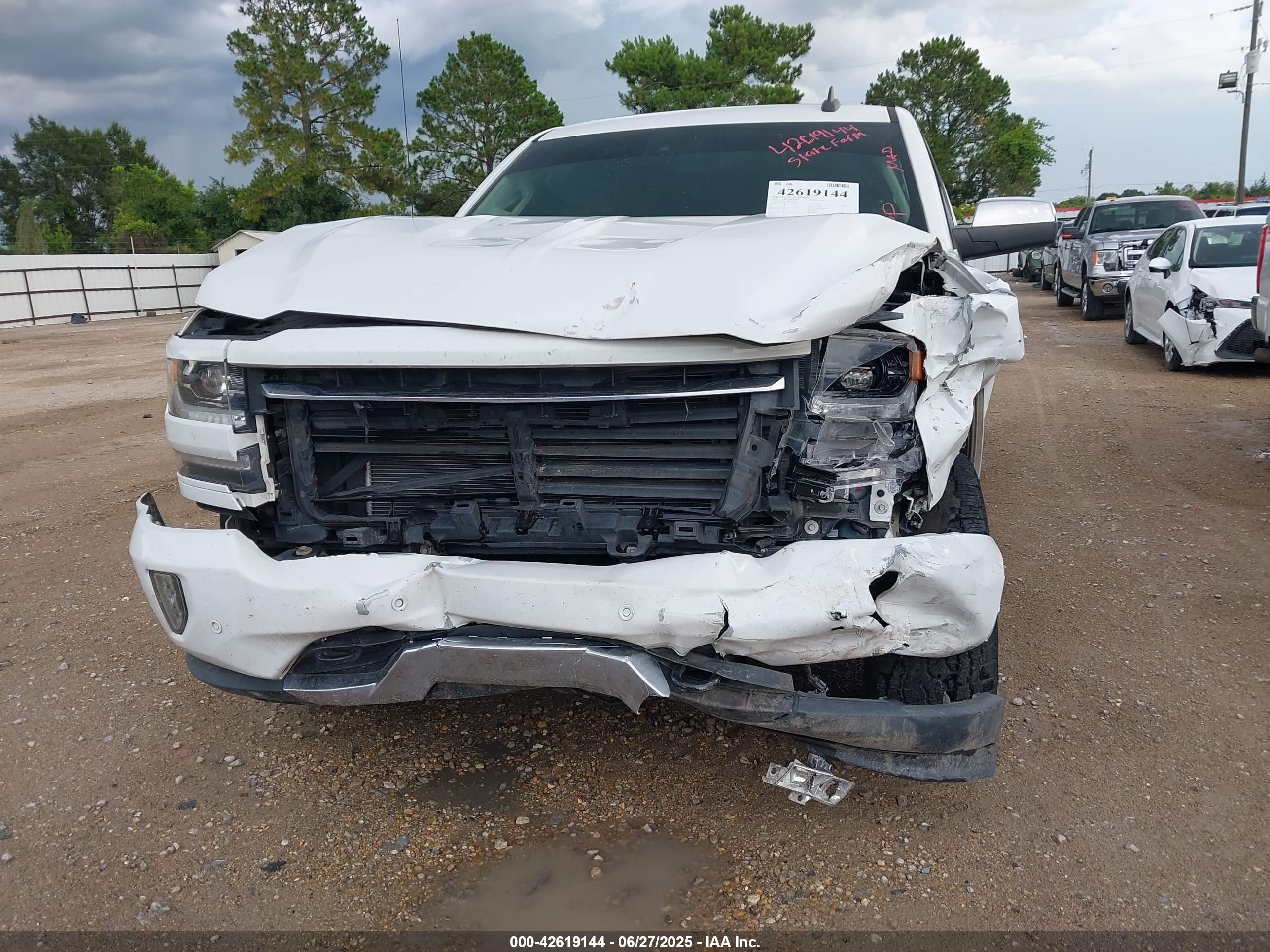 CHEVROLET SILVERADO image 6