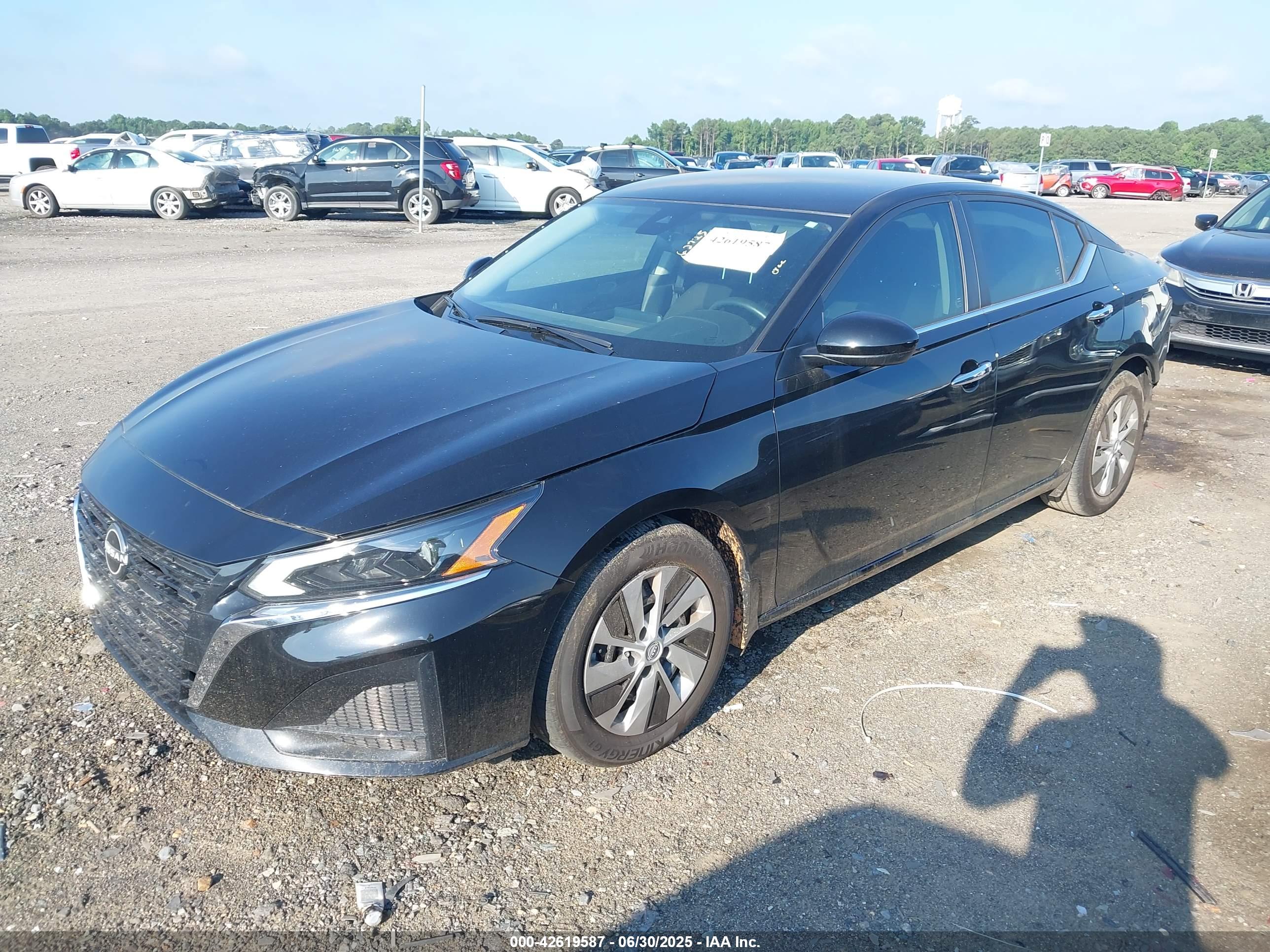 NISSAN ALTIMA image 2
