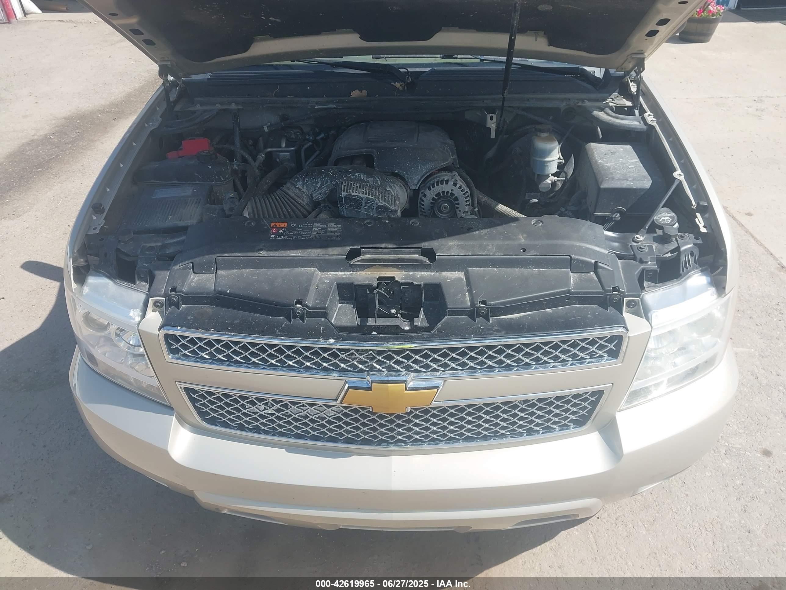 CHEVROLET TAHOE image 10