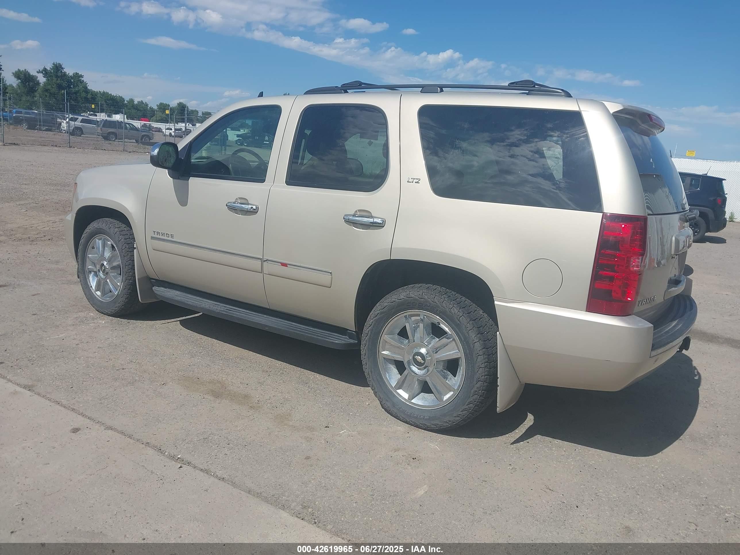 CHEVROLET TAHOE image 3