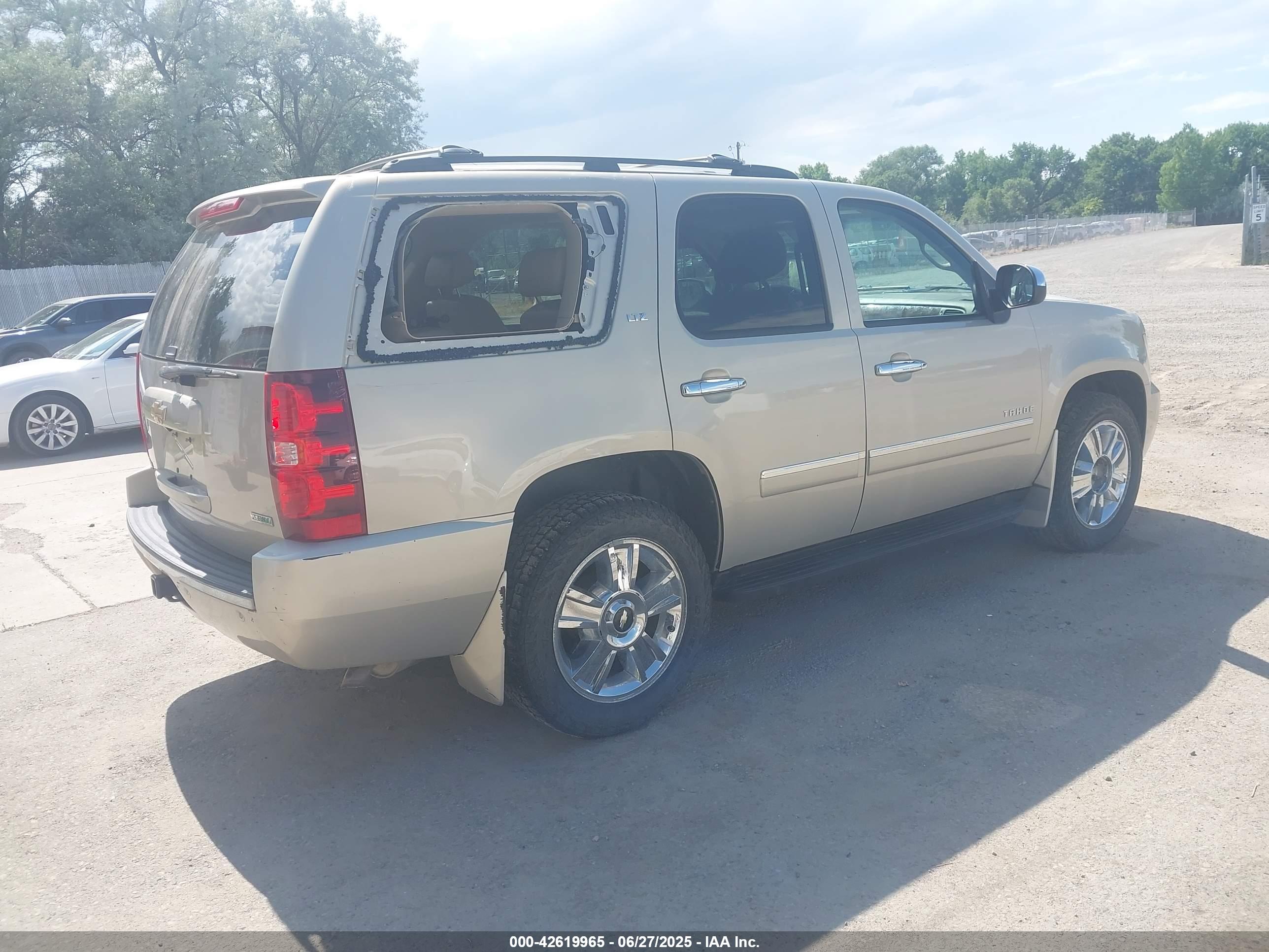 CHEVROLET TAHOE image 4