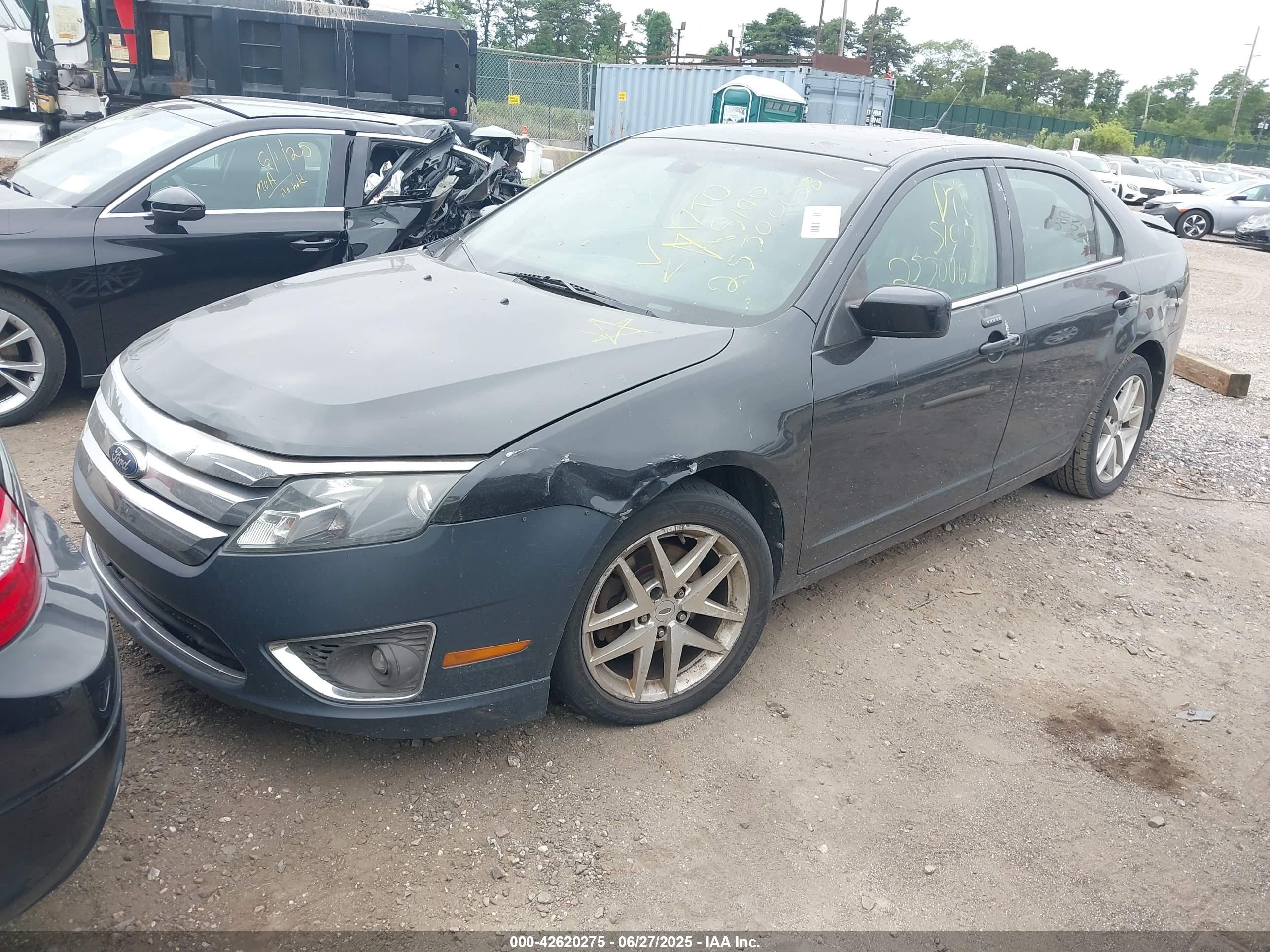 FORD FUSION image 2