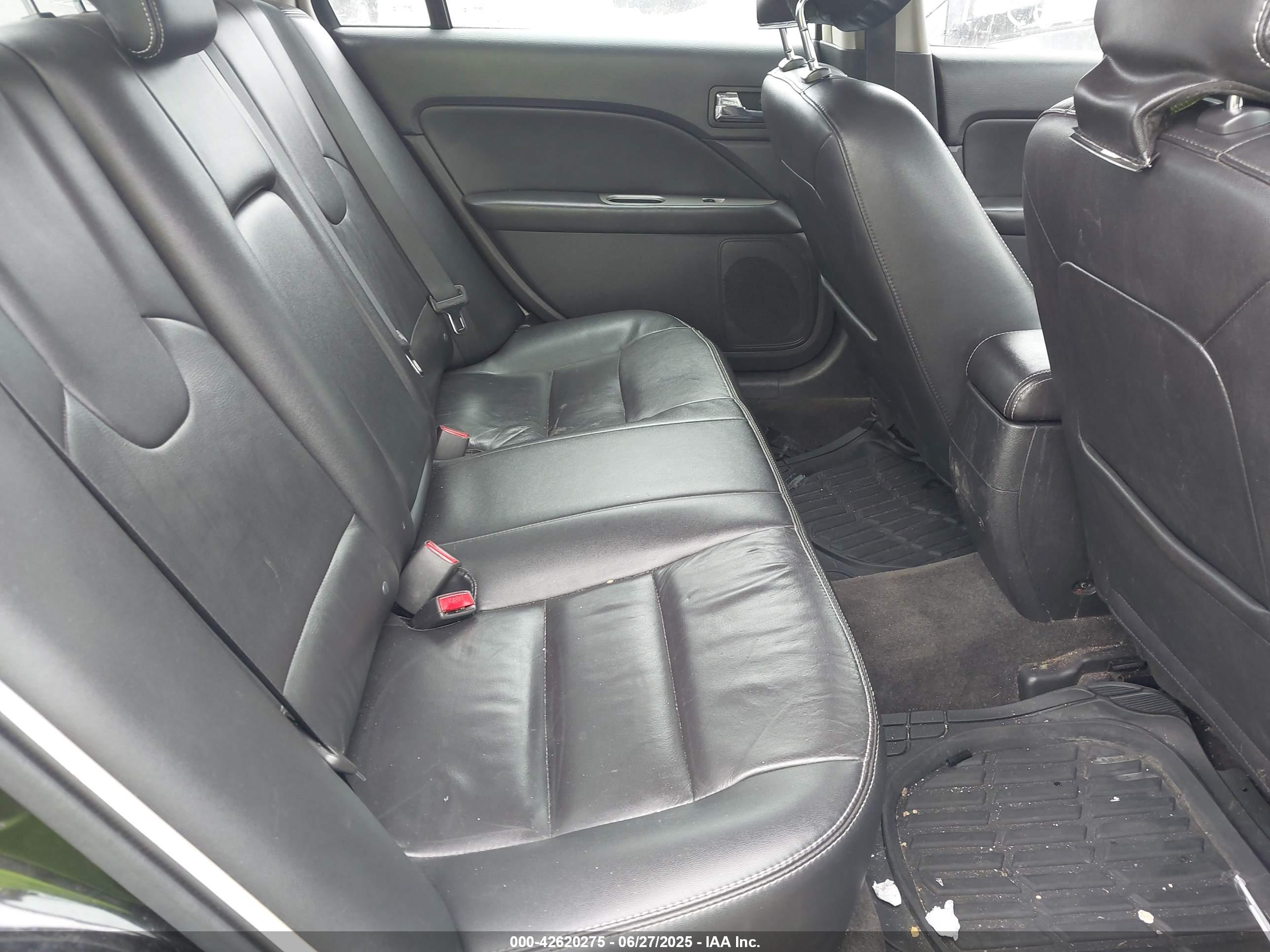 FORD FUSION image 8