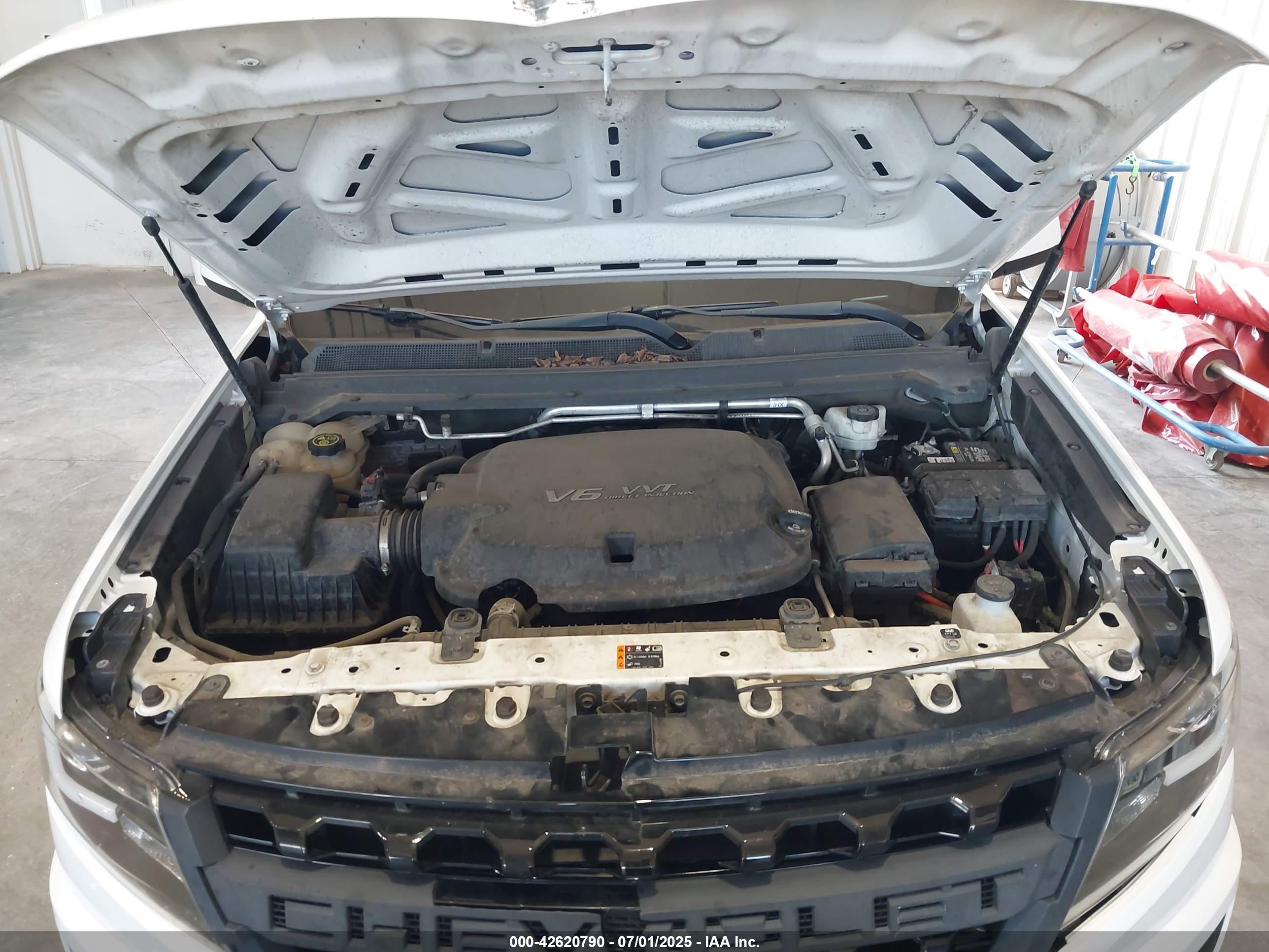 CHEVROLET COLORADO image 10