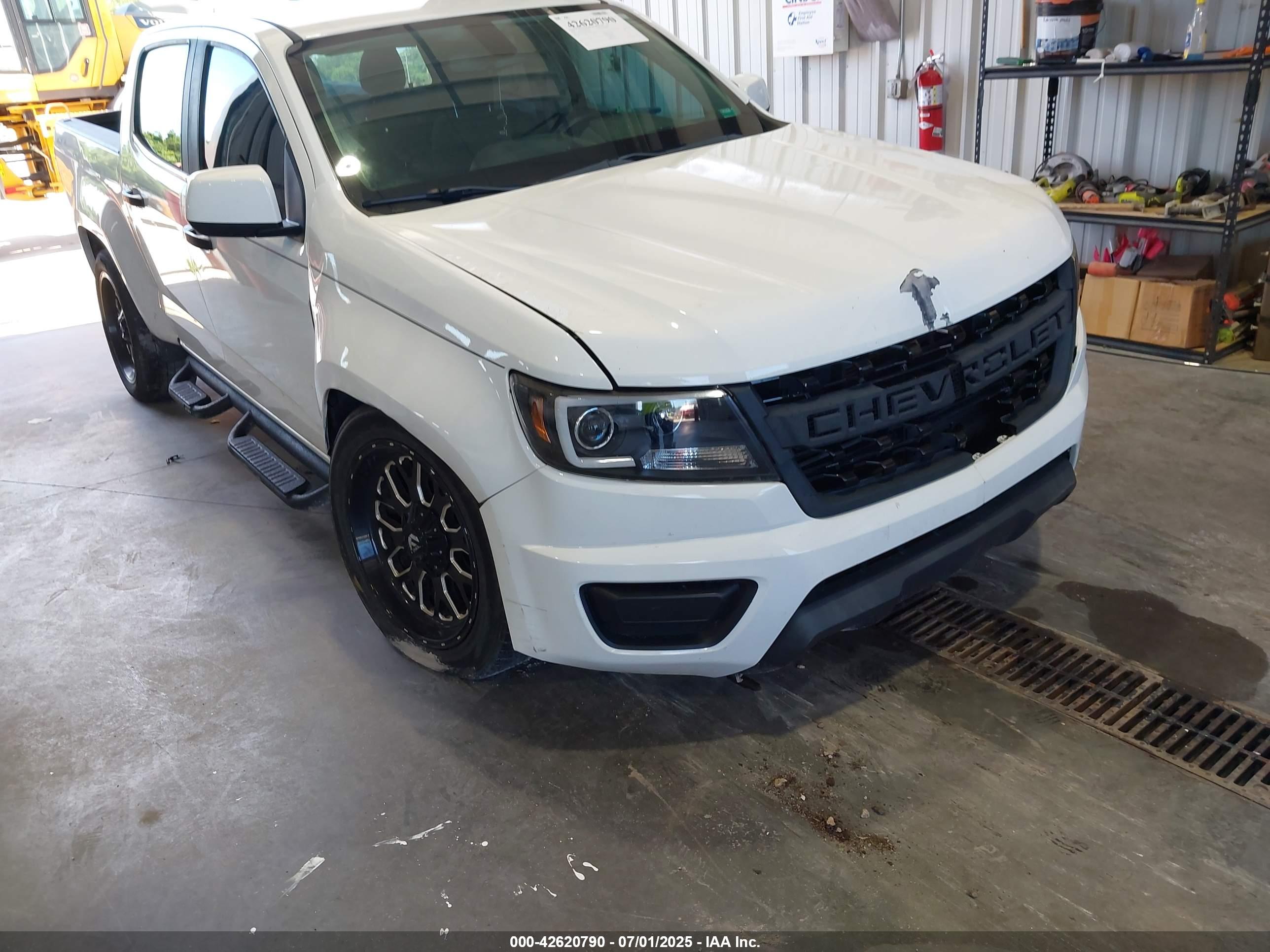 CHEVROLET COLORADO image 6