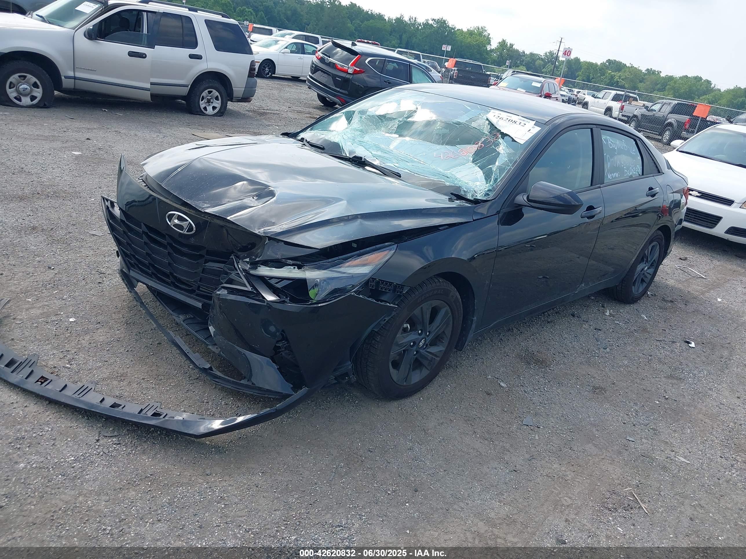 HYUNDAI ELANTRA image 2