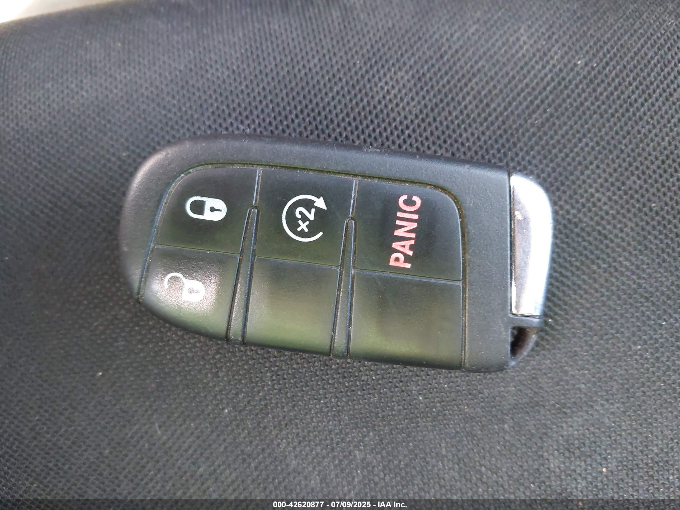 JEEP RENEGADE image 11