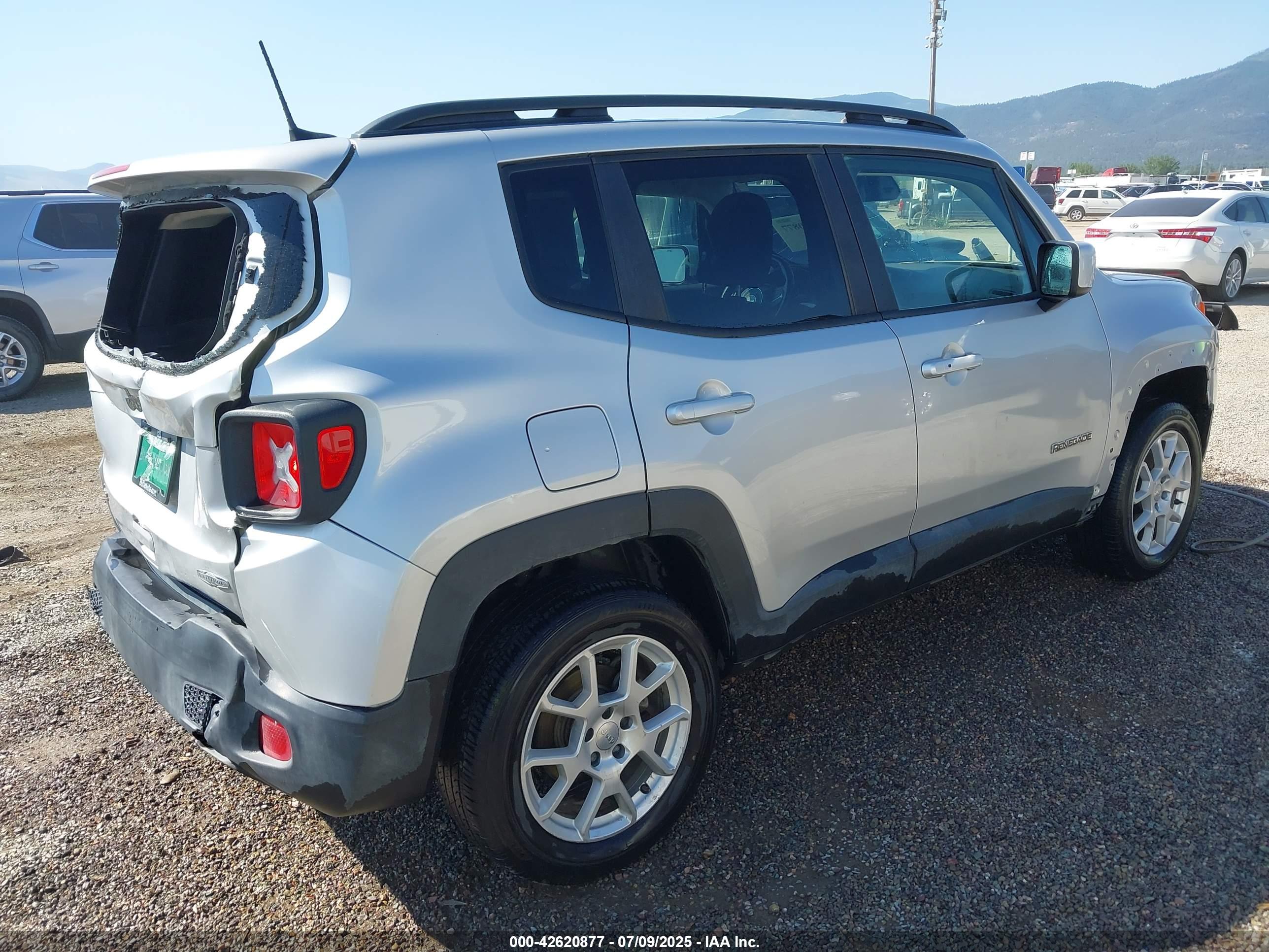 JEEP RENEGADE image 4