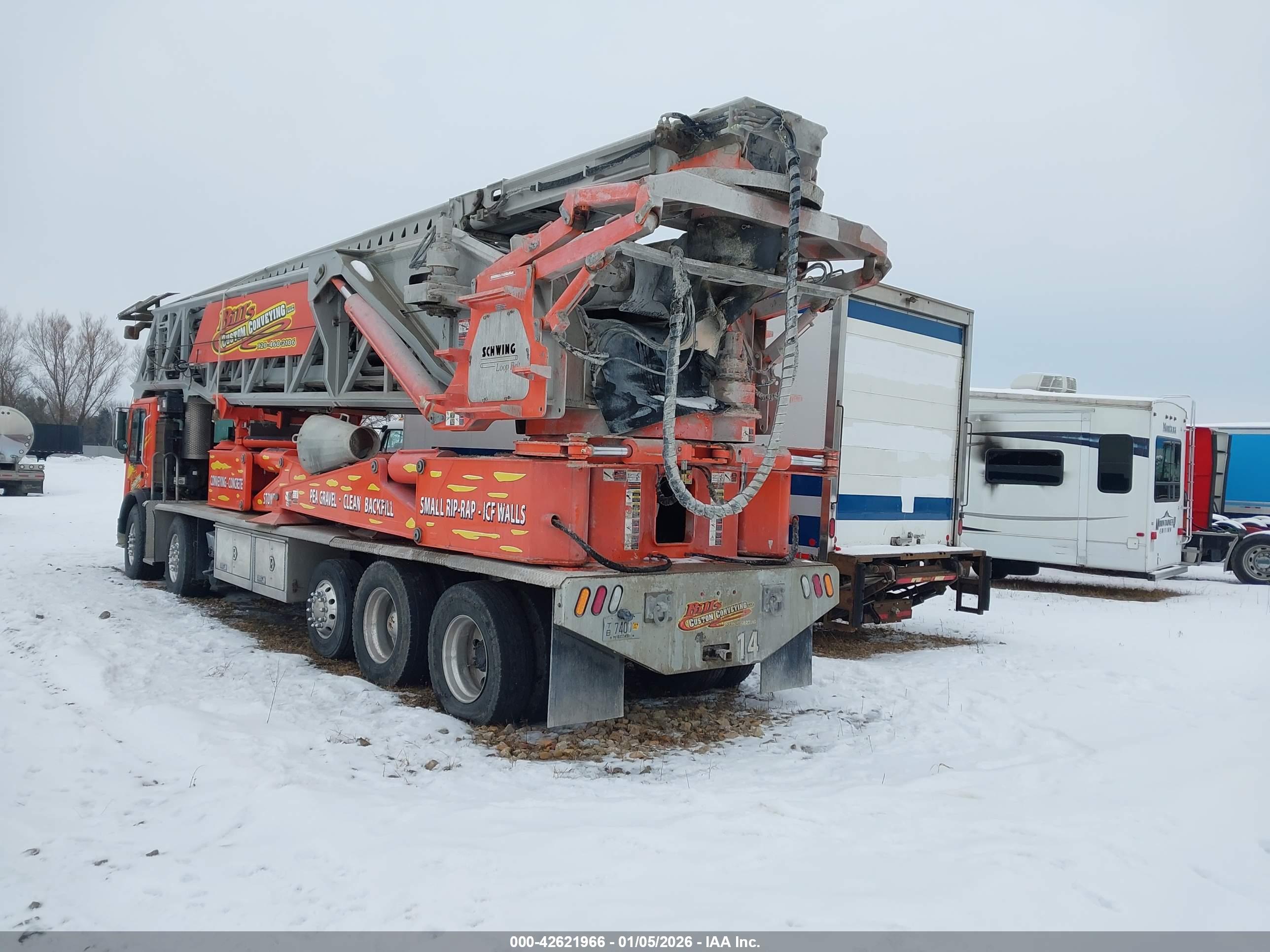 MACK TERRAPRO image 3