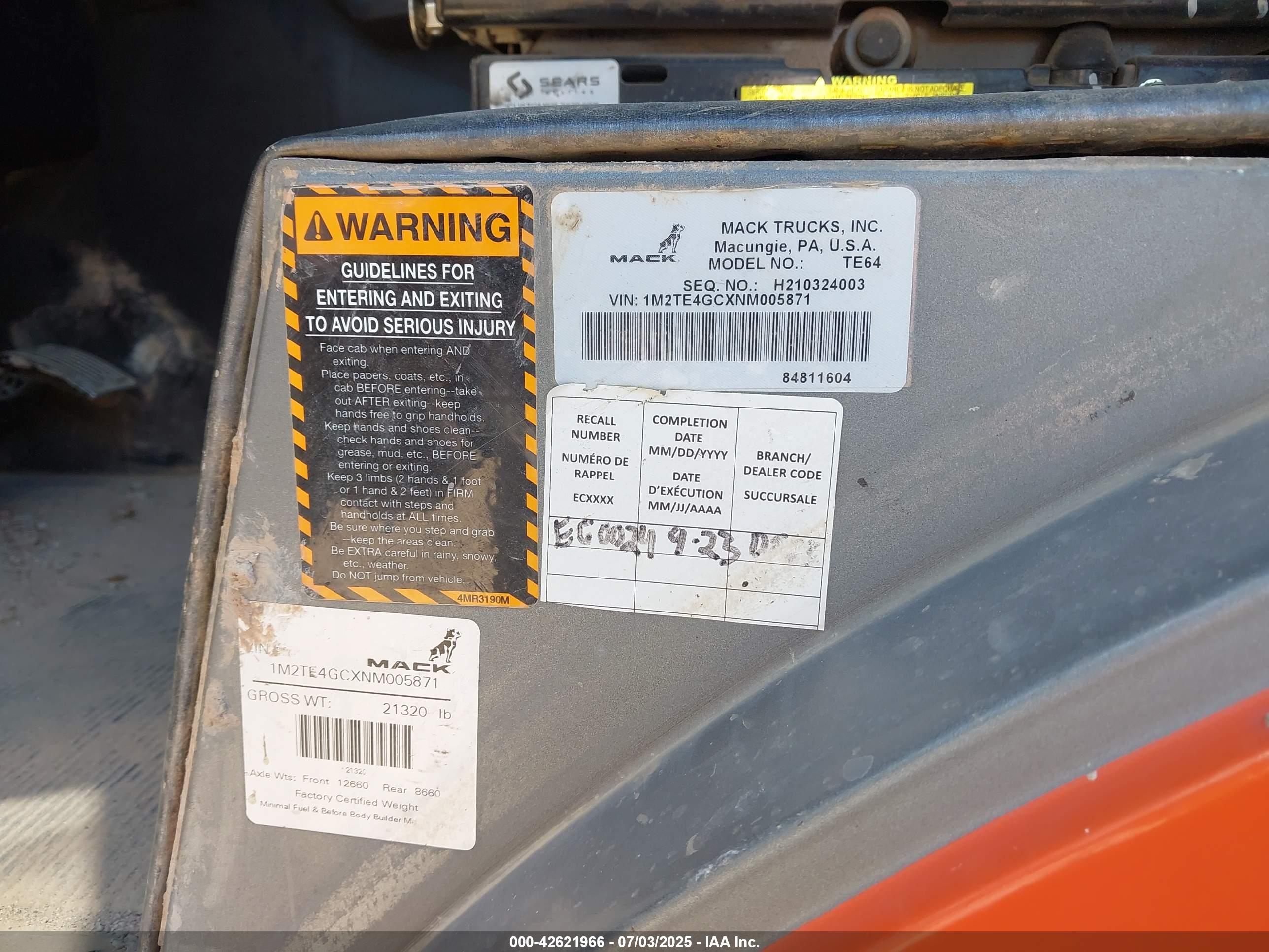 MACK TERRAPRO image 9