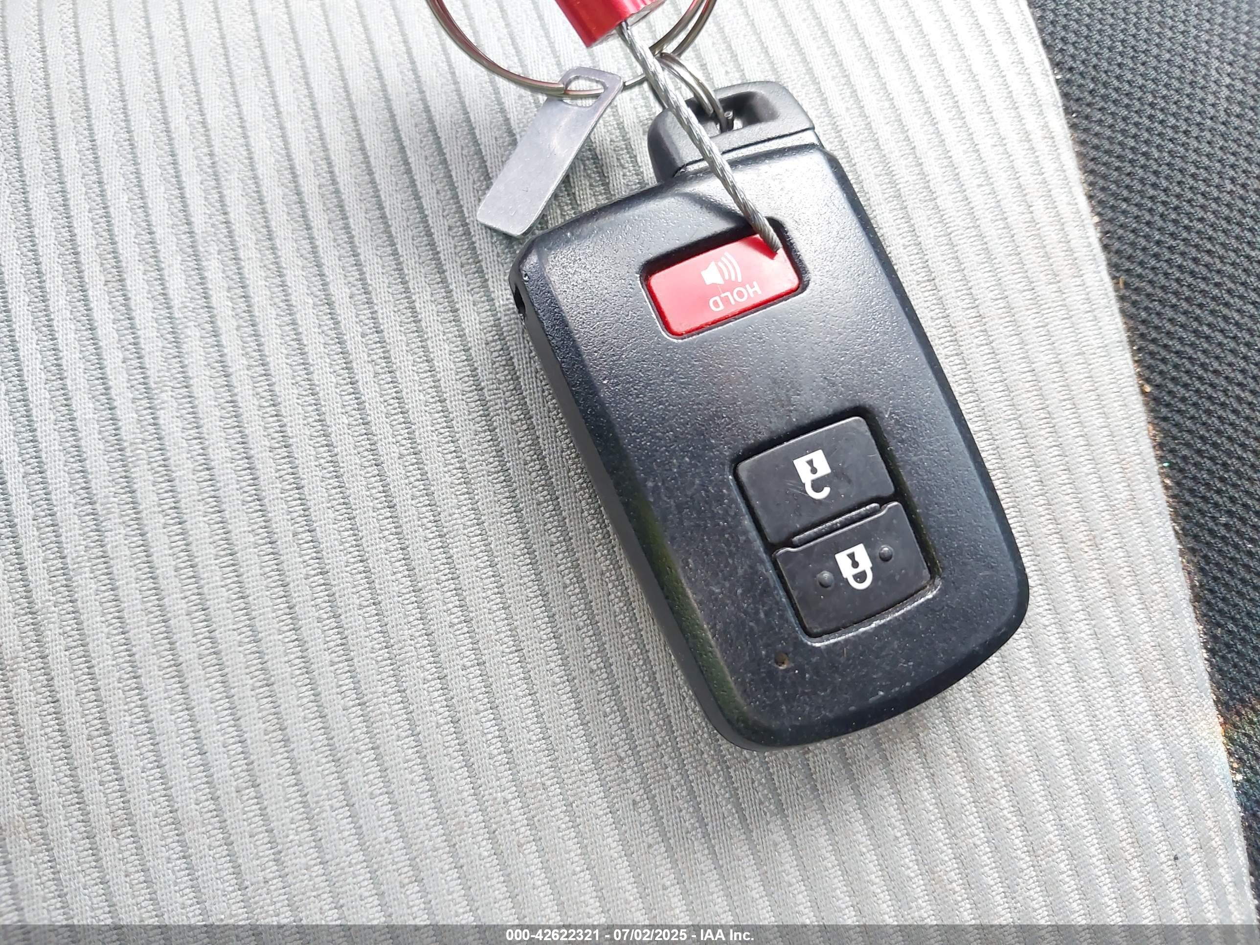 TOYOTA PRIUS image 11