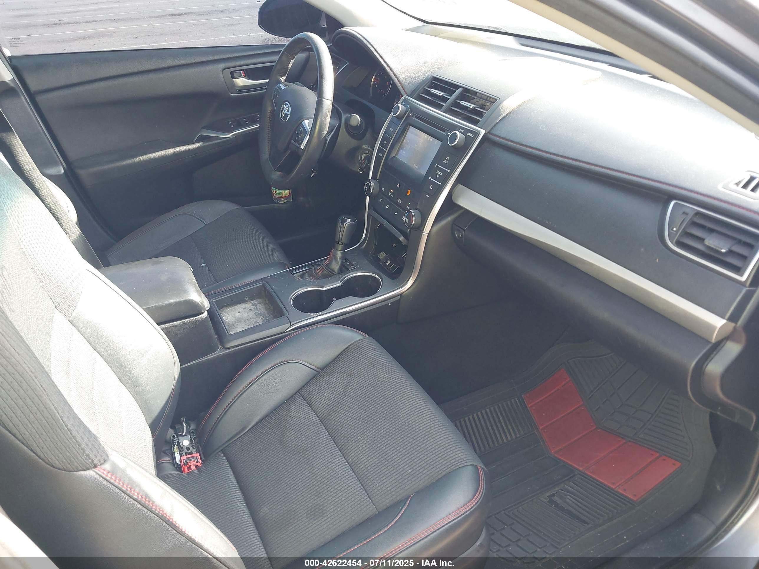 TOYOTA CAMRY image 5