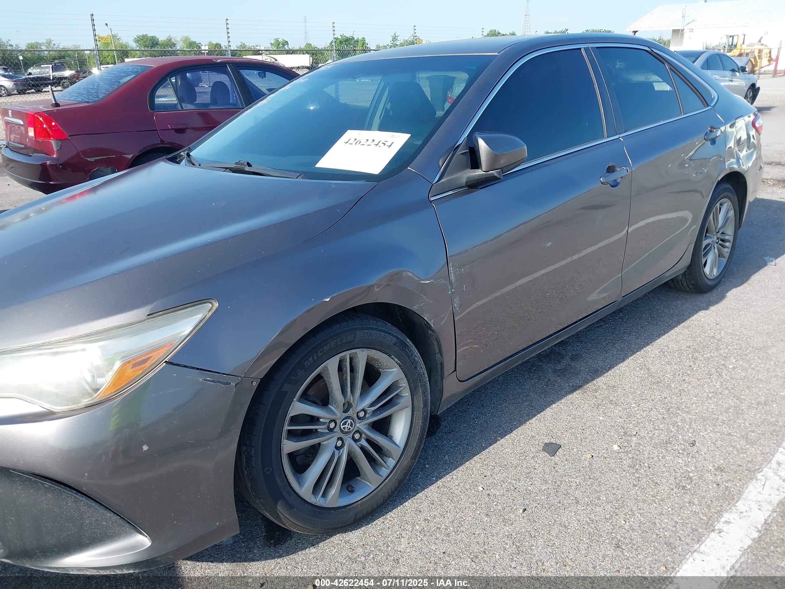 TOYOTA CAMRY image 6
