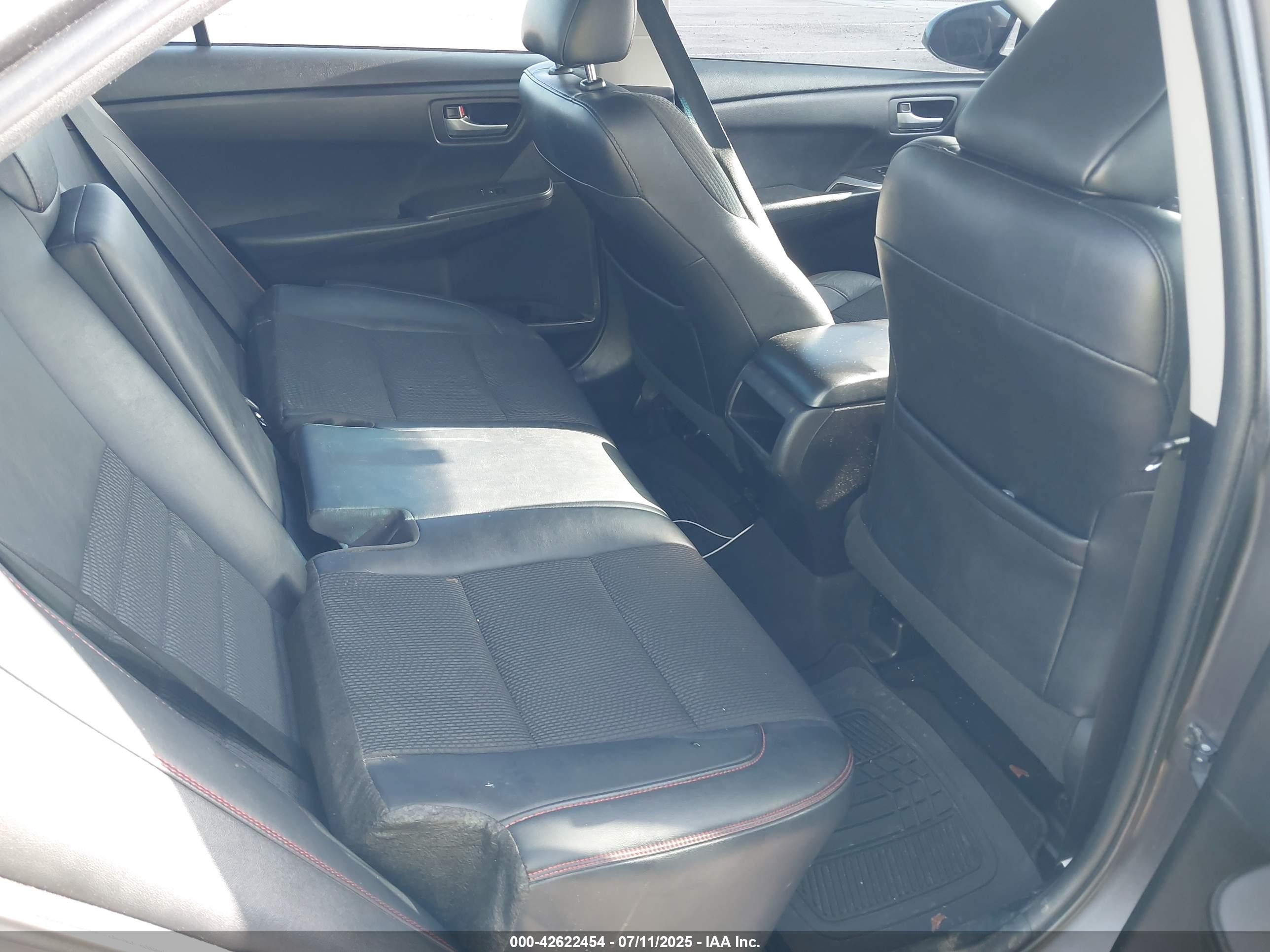 TOYOTA CAMRY image 8