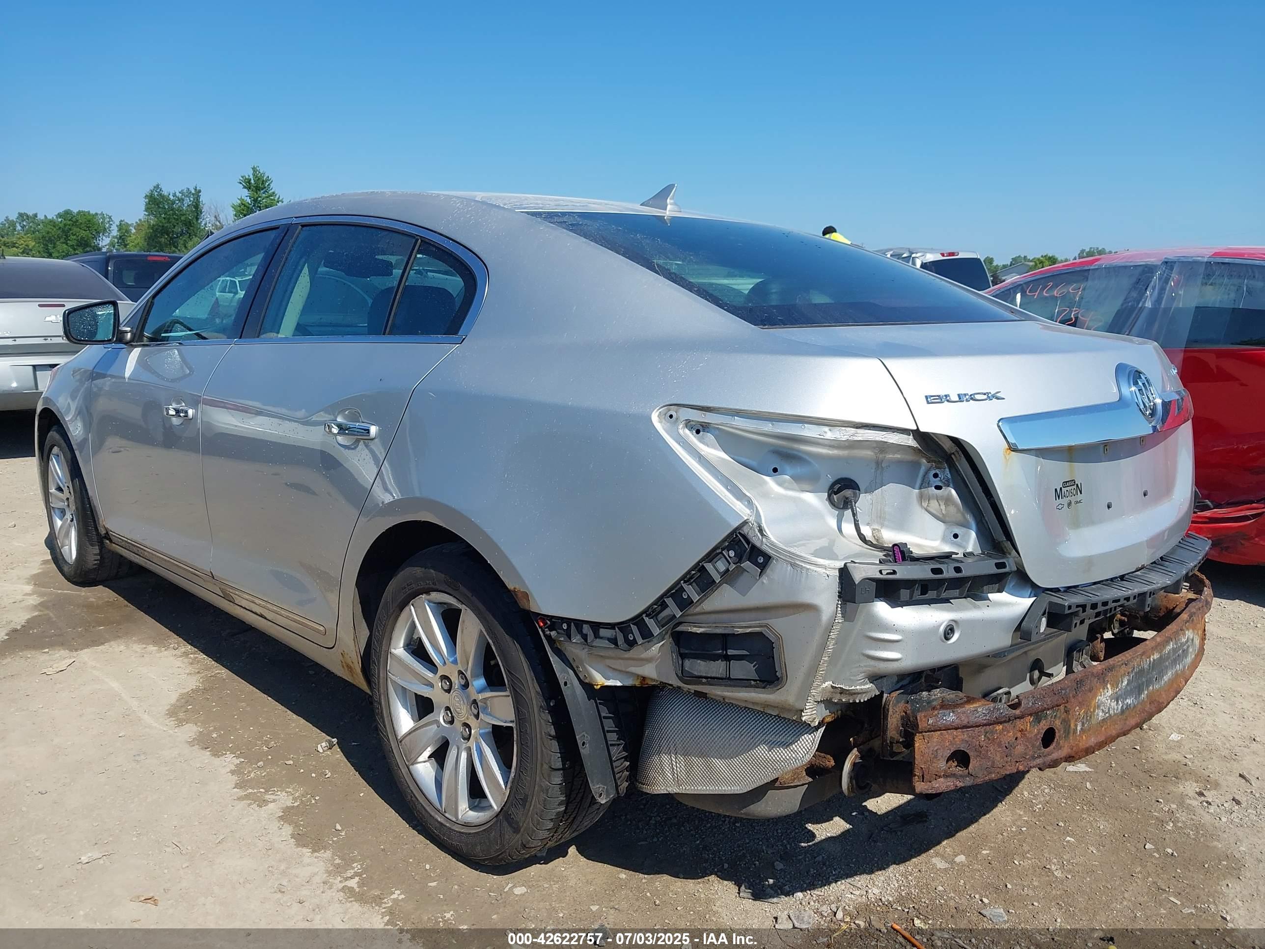 BUICK LACROSSE image 3