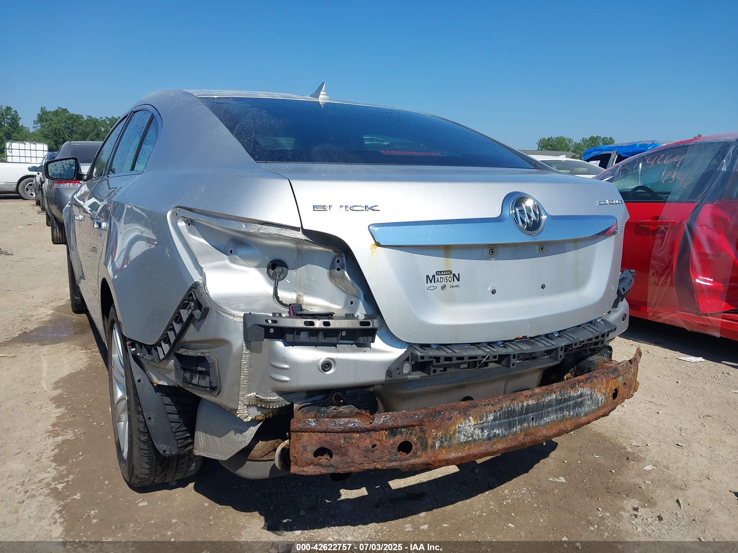 BUICK LACROSSE image 6