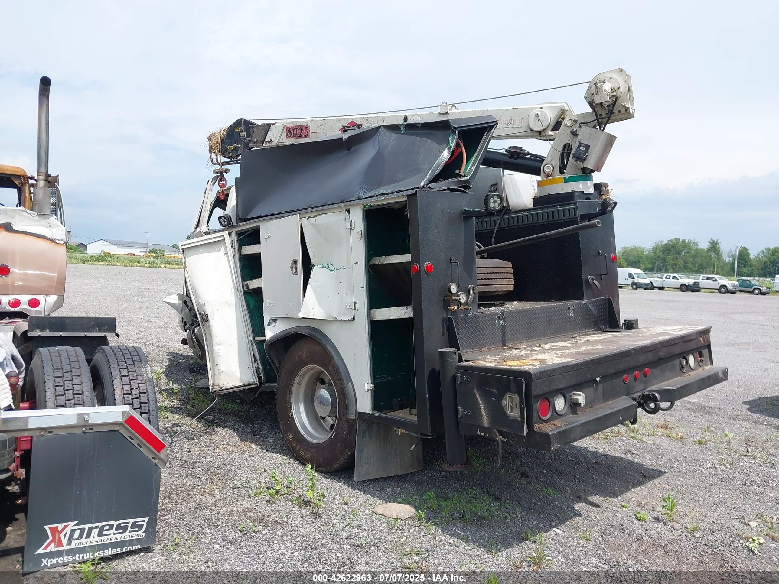 INTERNATIONAL 4000 image 3