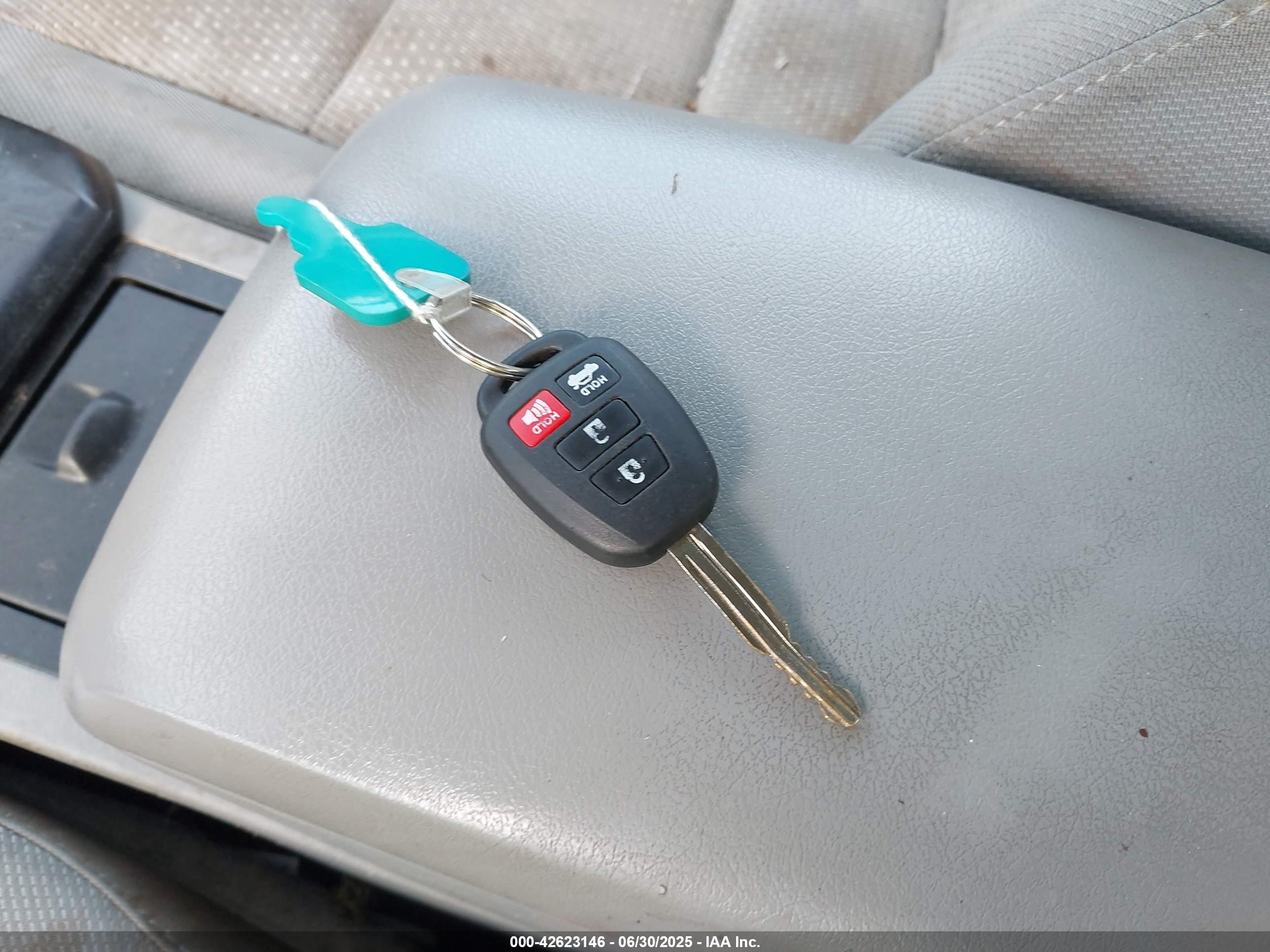 TOYOTA CAMRY image 11