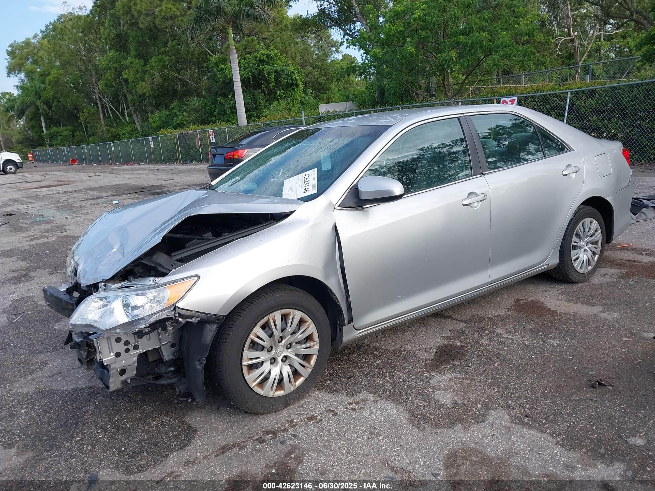 TOYOTA CAMRY image 2