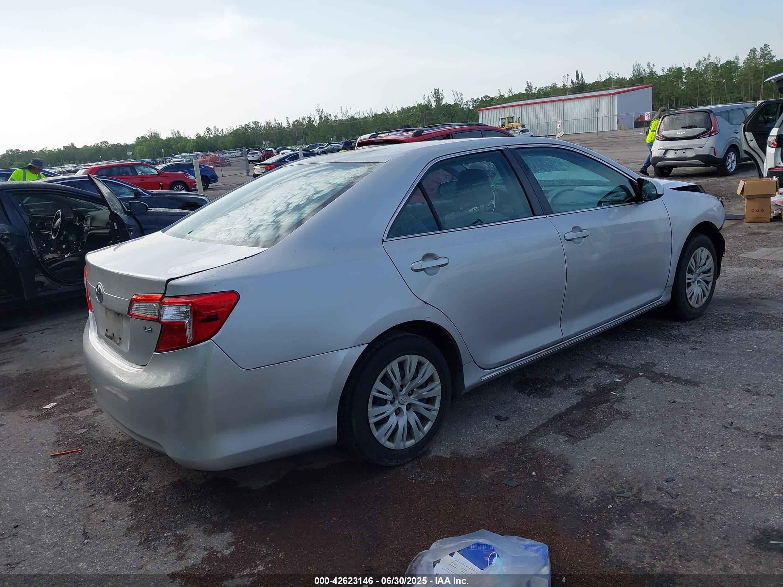 TOYOTA CAMRY image 4